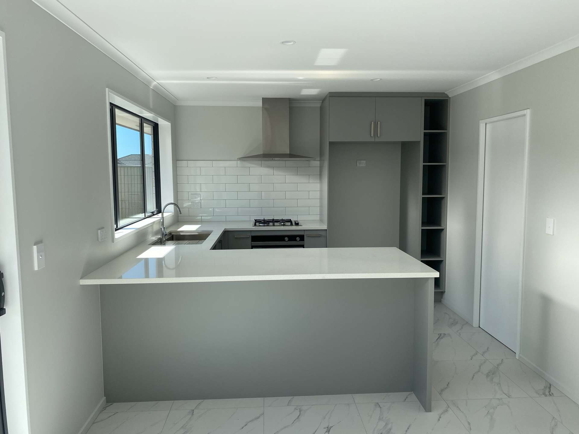 11 Nathaniel Archer Street photo 3