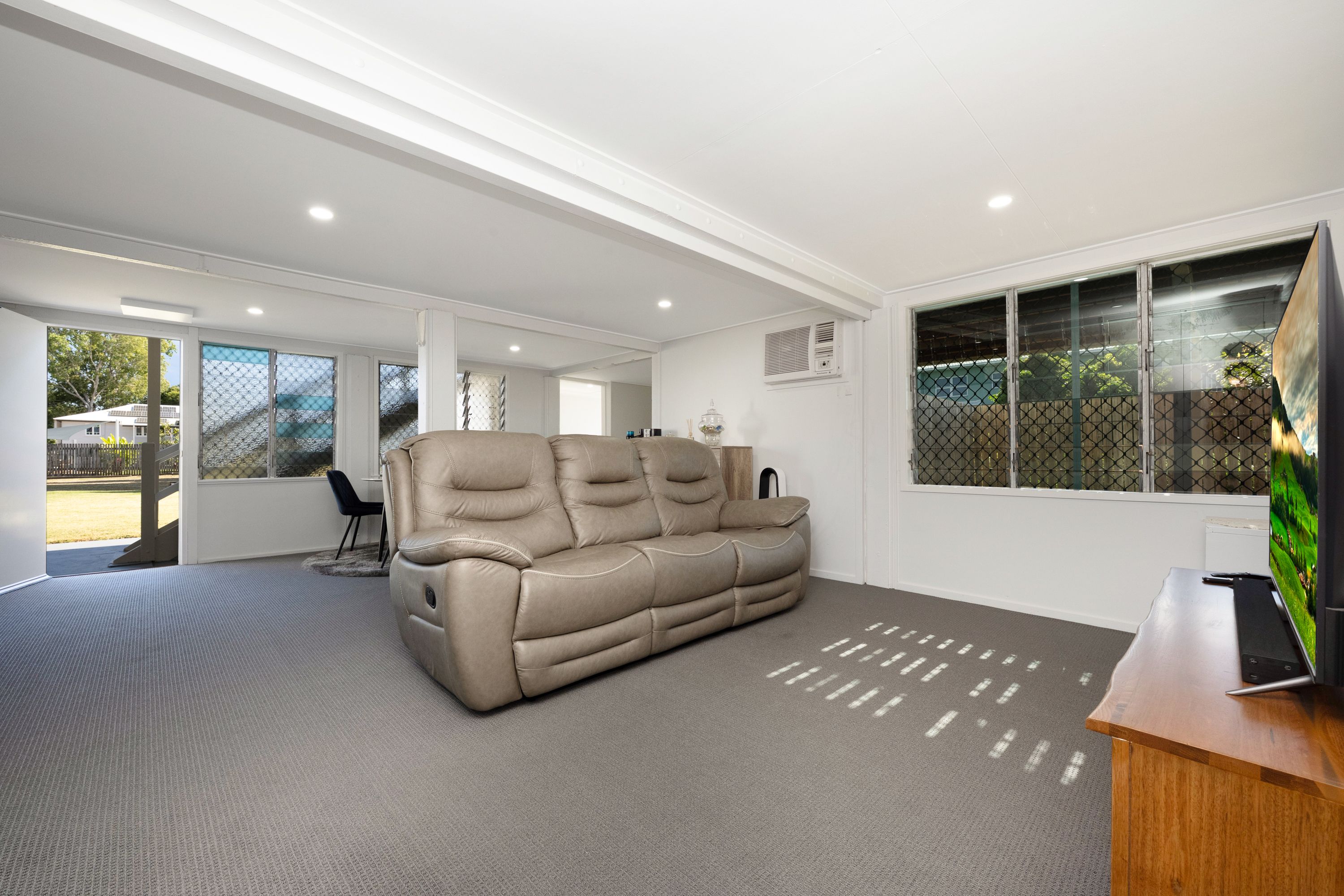 15 Lindsay Street — photo 16 of 23