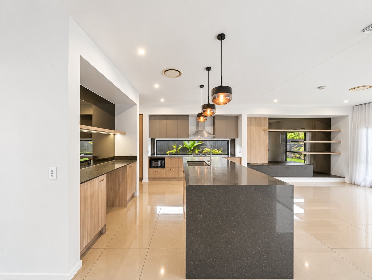 28 Crest Street — photo 4 of 23