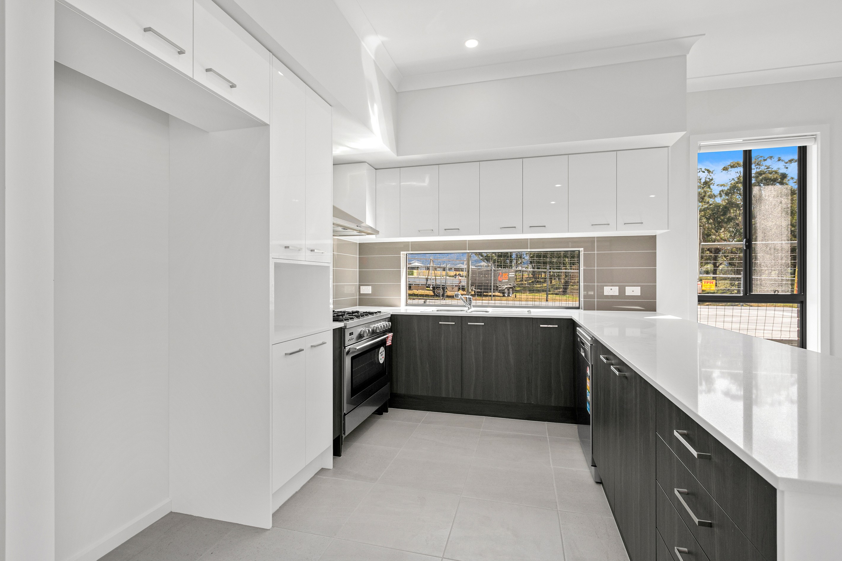 60 Bushranger Parade, Calderwood, NSW 2527