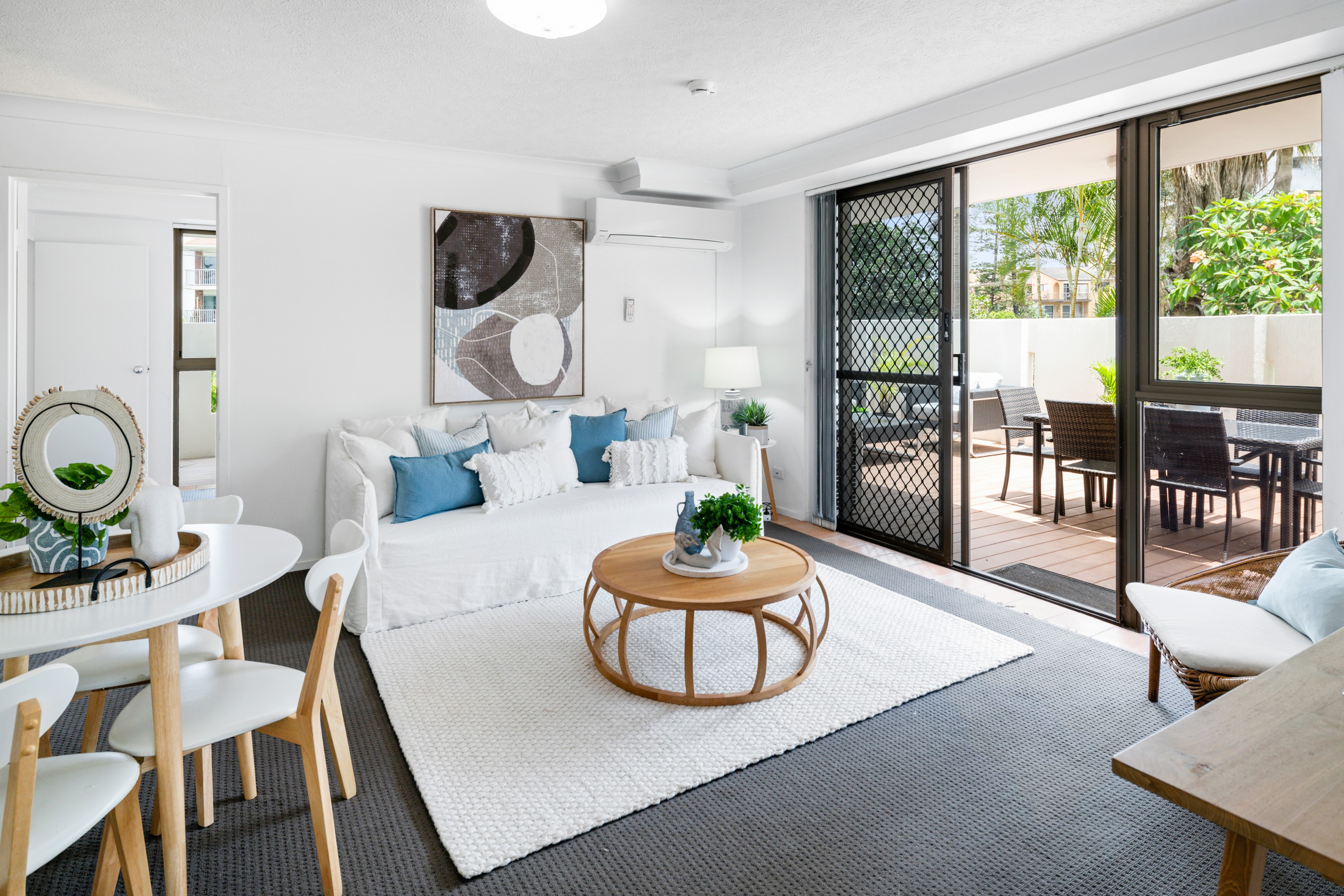 2/4-6 Britannia Avenue, Broadbeach, QLD 4218
