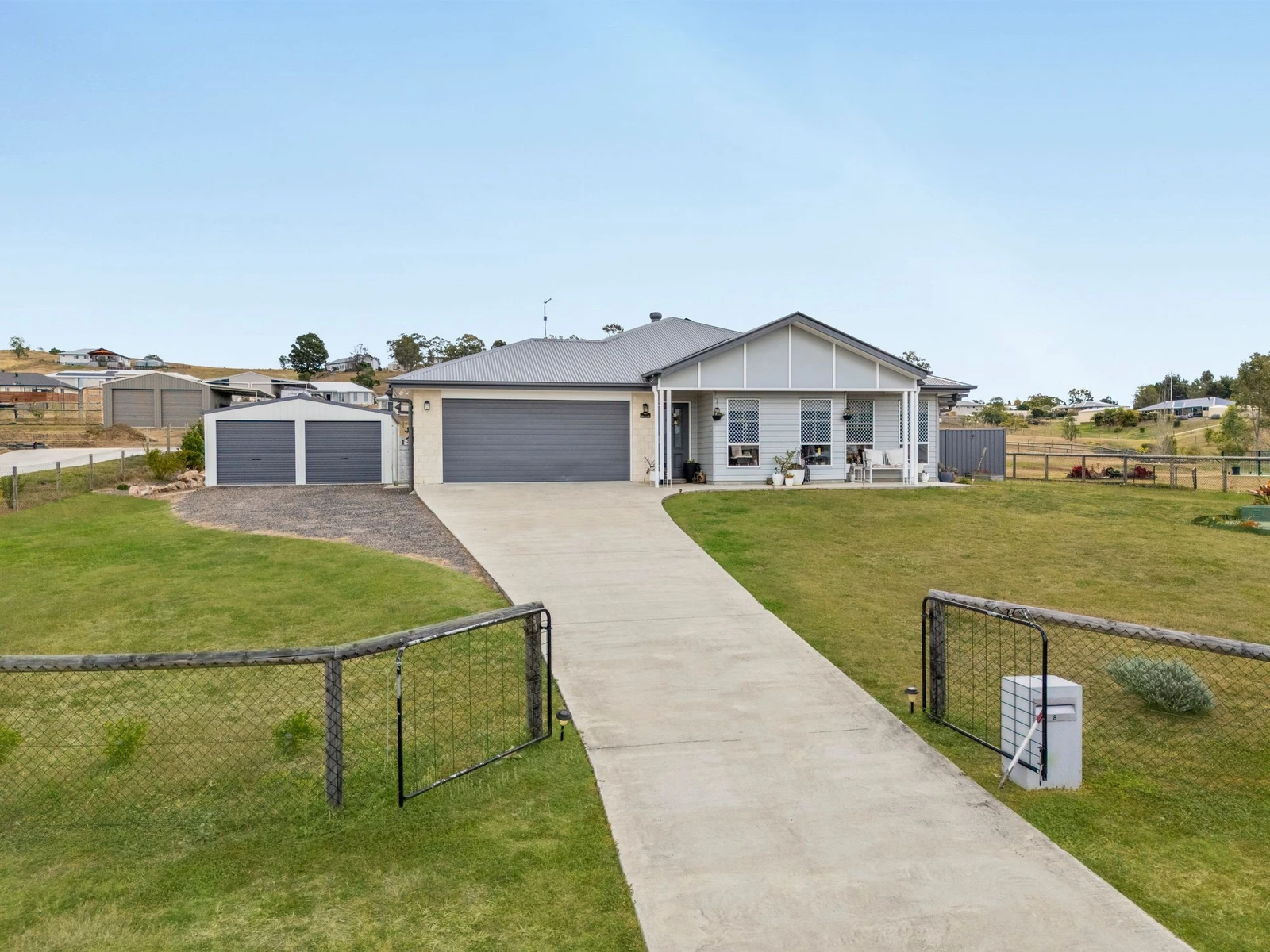 8 Ridgevale Drive, Regency Downs, QLD 4341