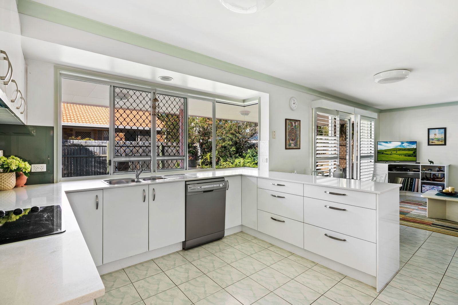 11 Goldfinch Court, Wurtulla, QLD 4575