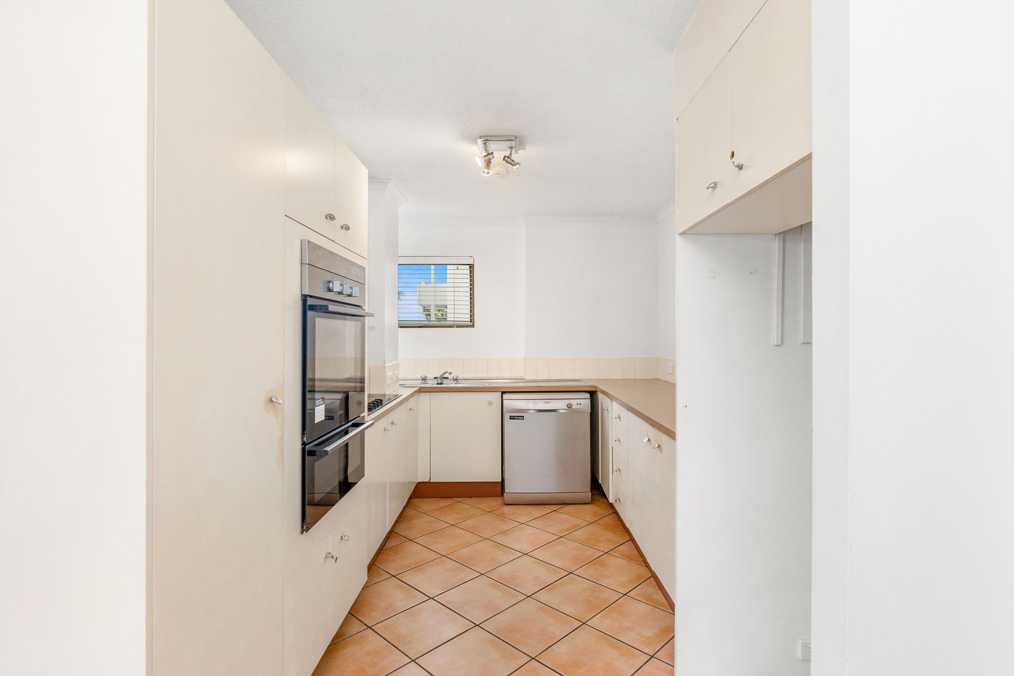 2/150 Duporth Avenue, Maroochydore, QLD 4558
