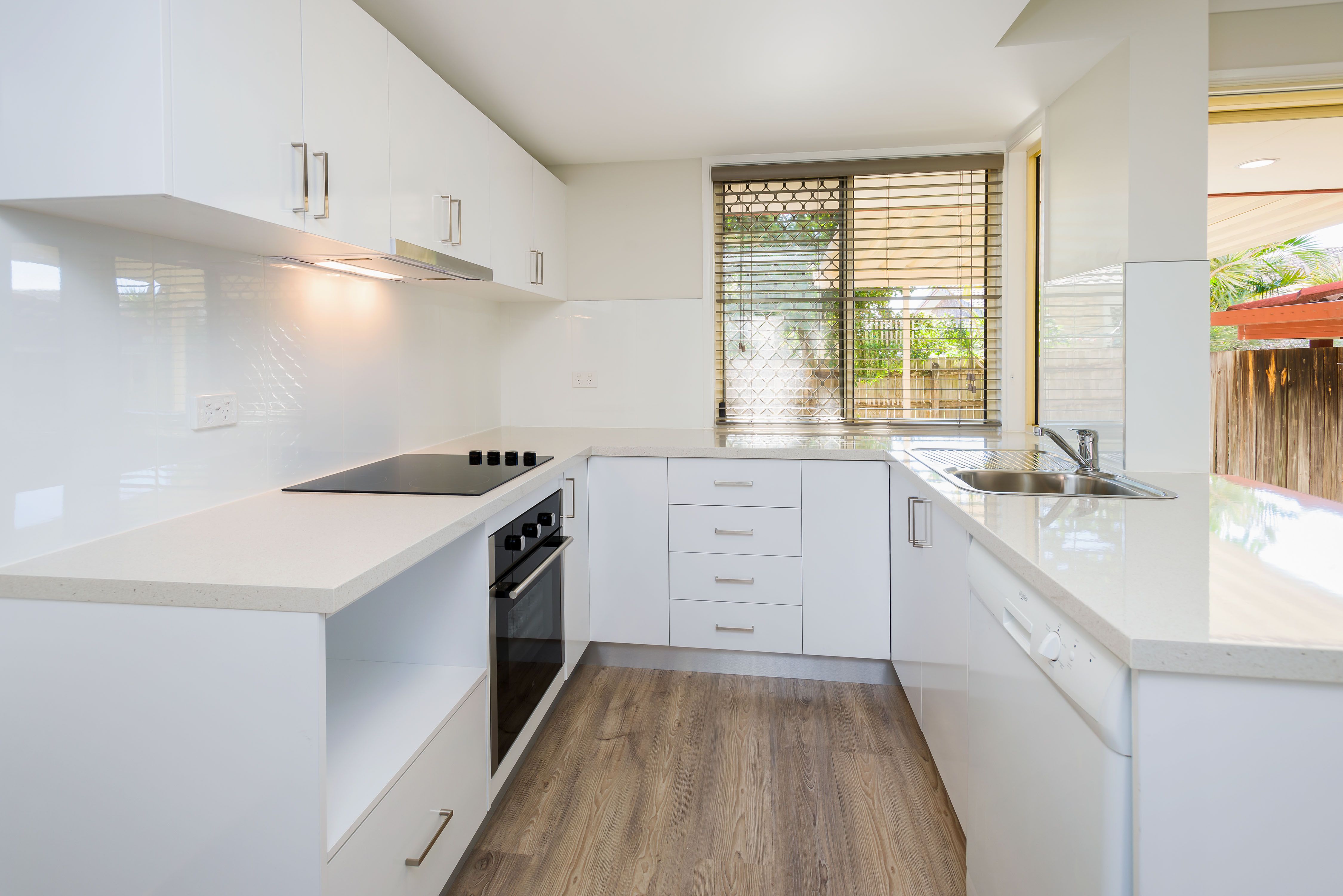 8/62-66 Brown Street, Labrador, QLD 4215