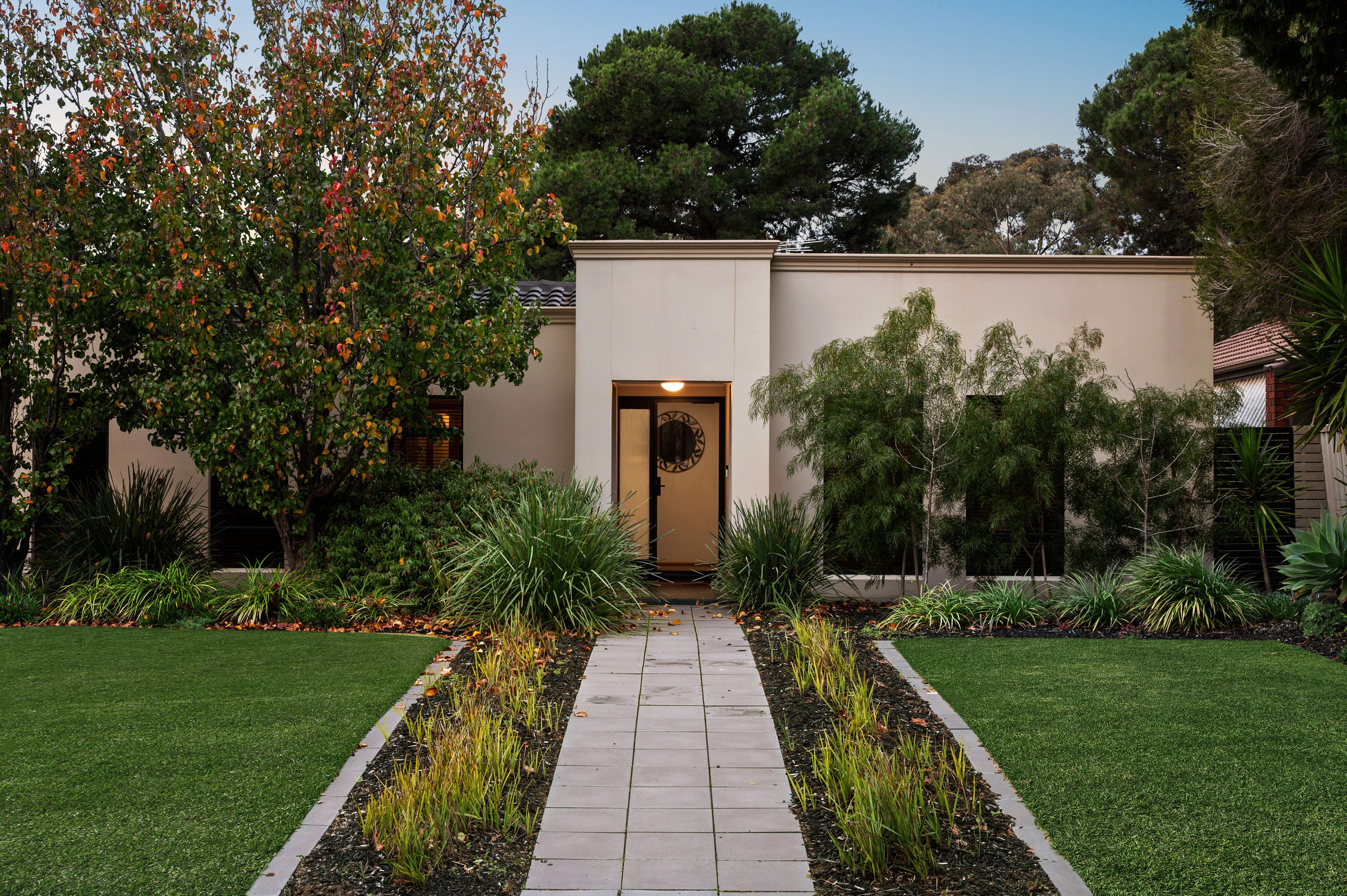 19 Mariners Crescent, West Lakes, SA 5021