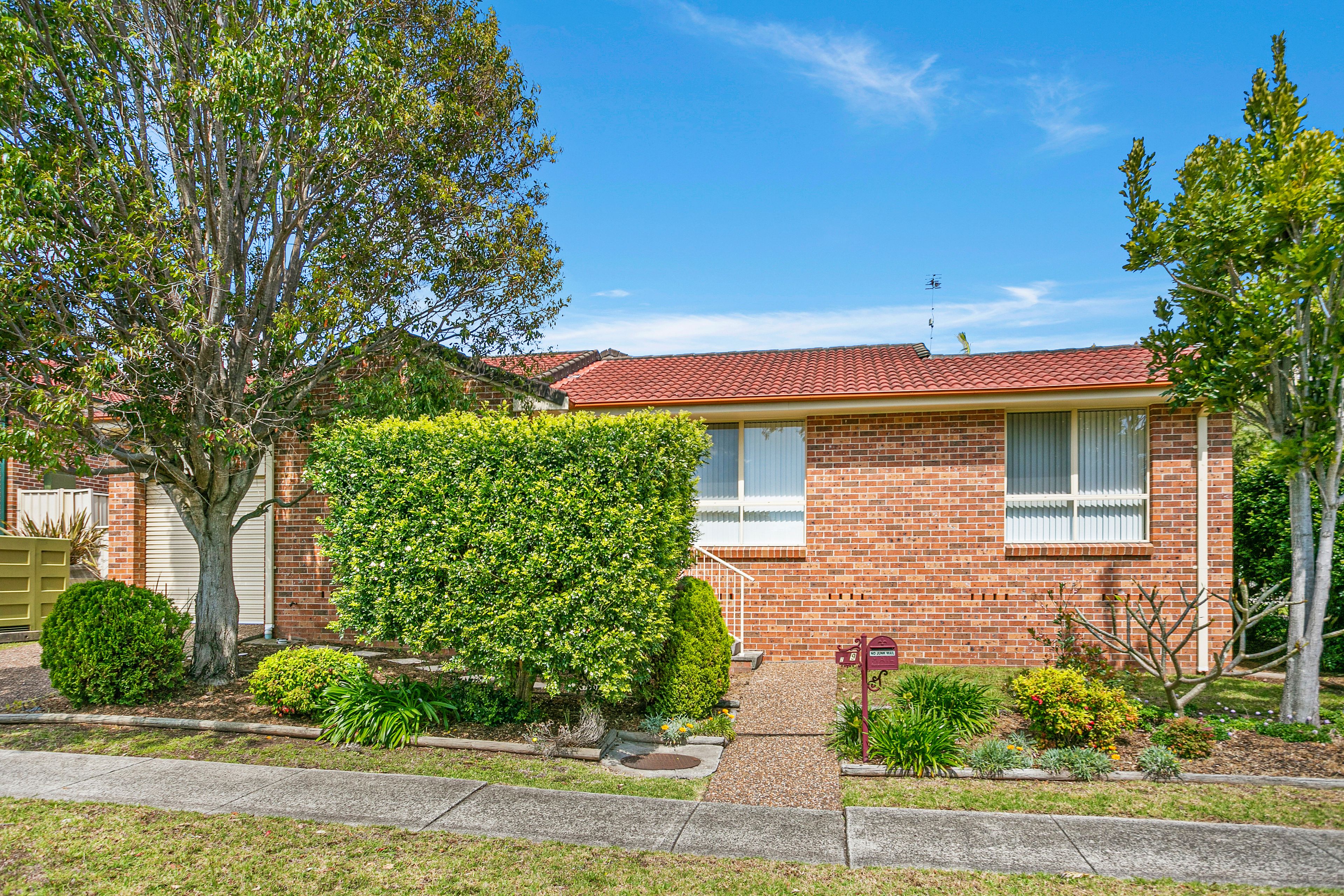 2/9 Panbula Place, Flinders, NSW 2529