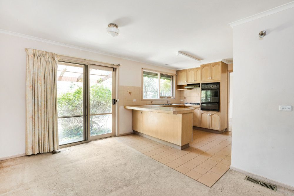 2/8 Dewrang Crescent, Blackburn, VIC 3130