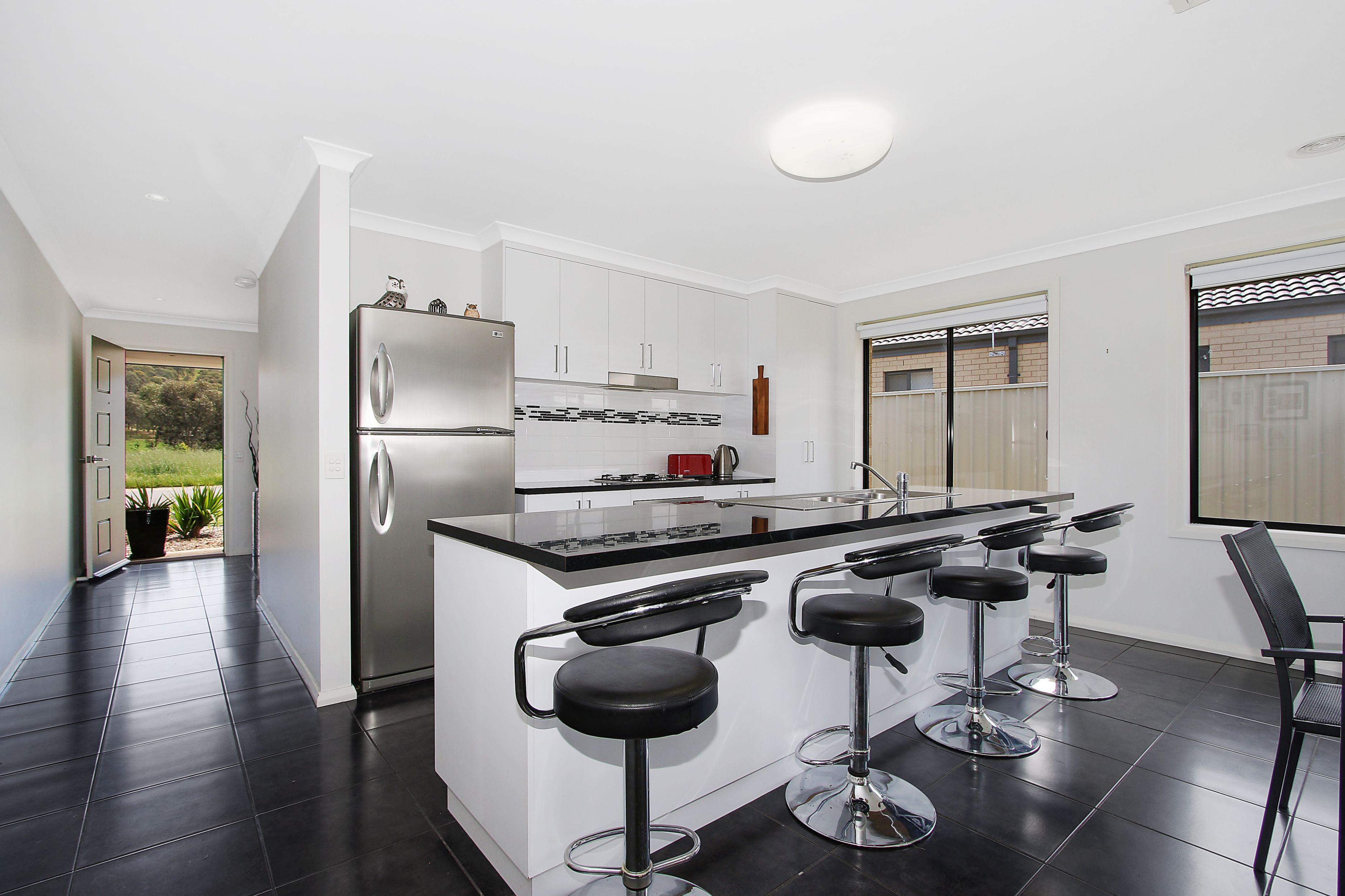 76 Greta Drive, Hamilton Valley, NSW 2641