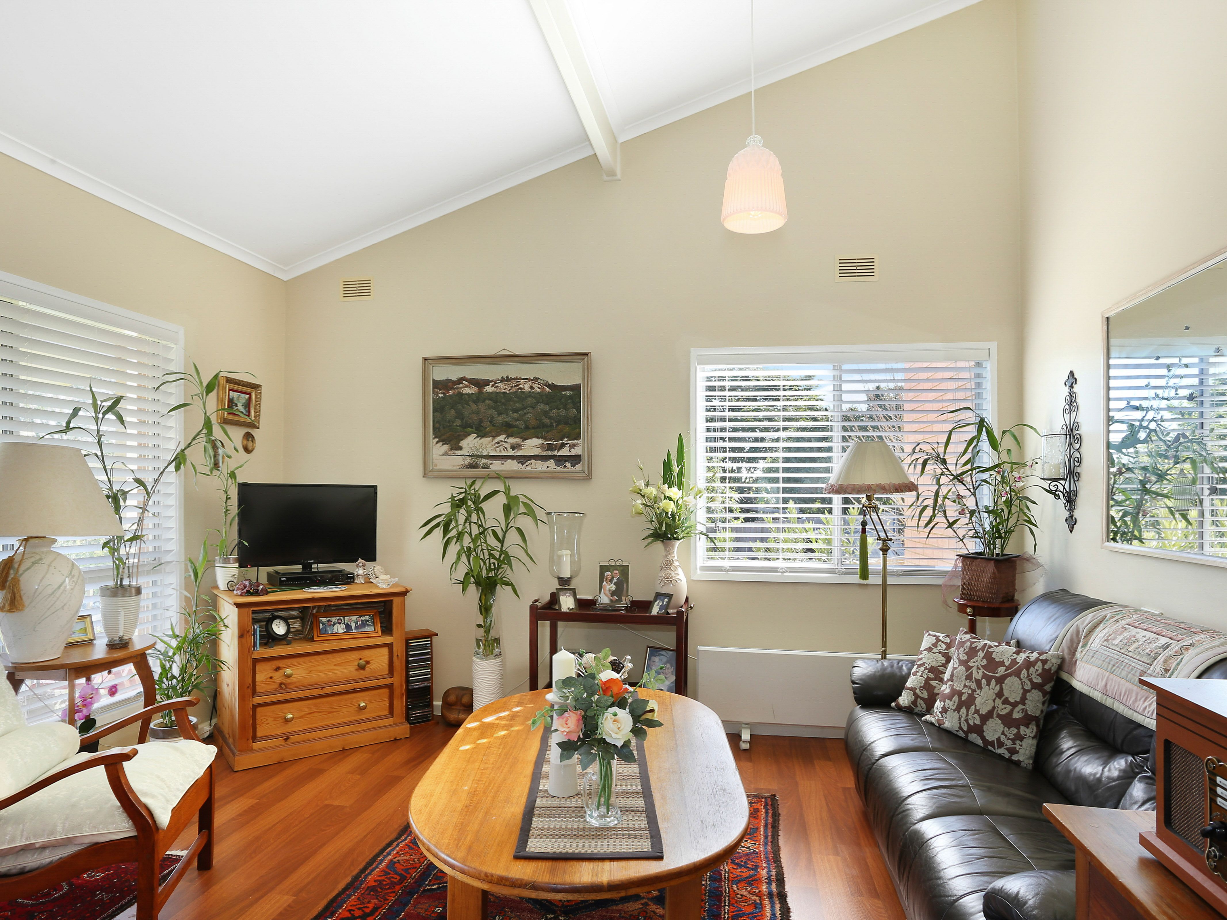 2 Robina Way