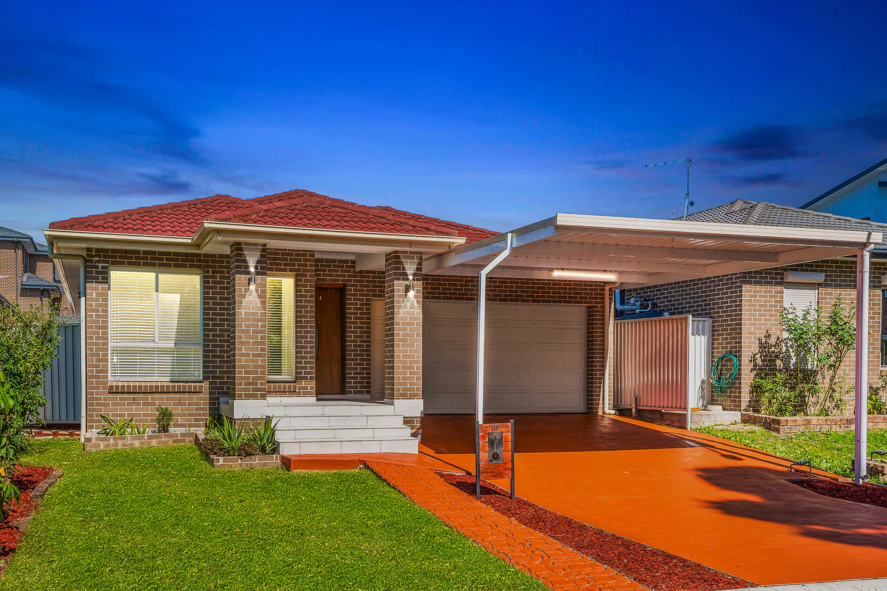 38 Rodeo Drive, Green Valley, NSW 2168