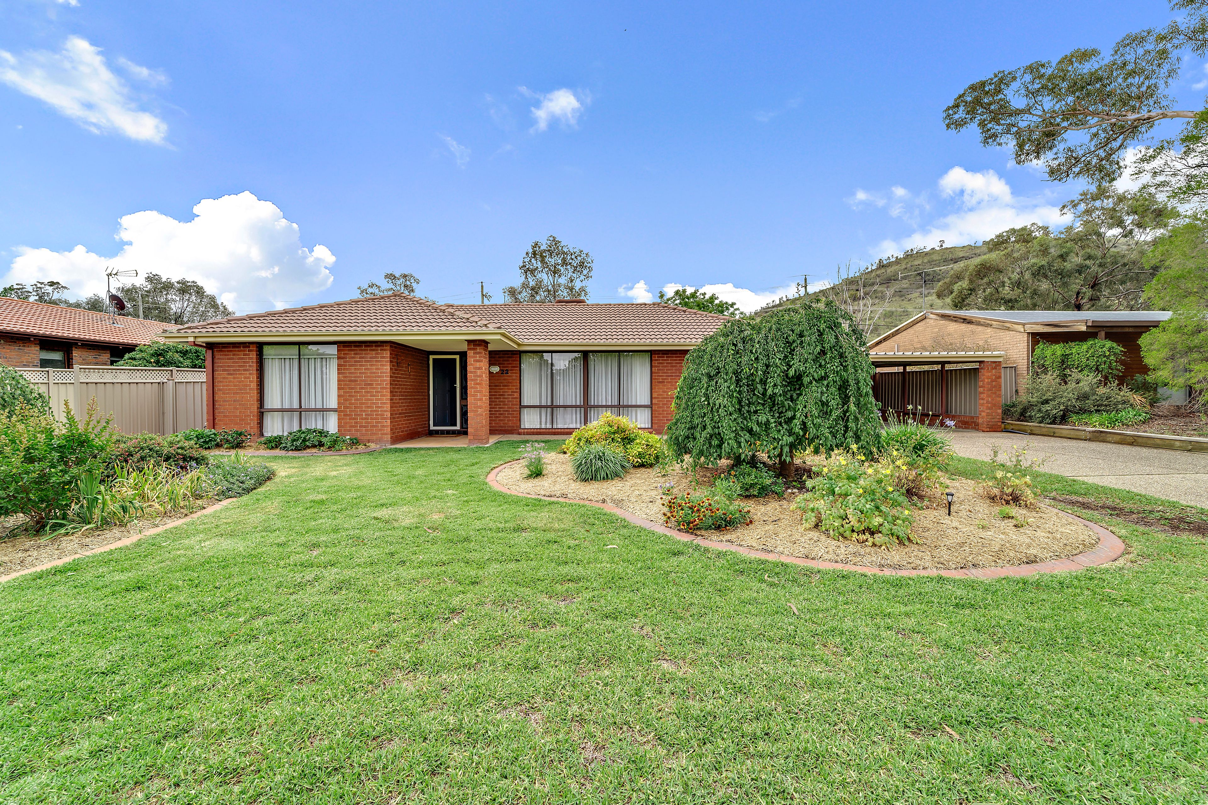 22 Fisken Crescent, Kambah, ACT 2902
