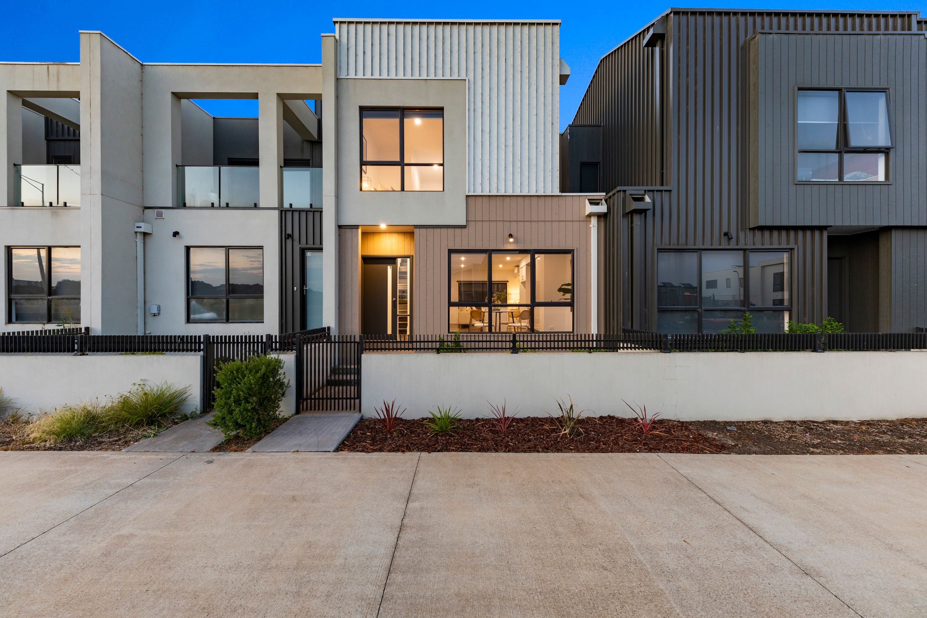 9 Travertine Loop, Berwick VIC 3806