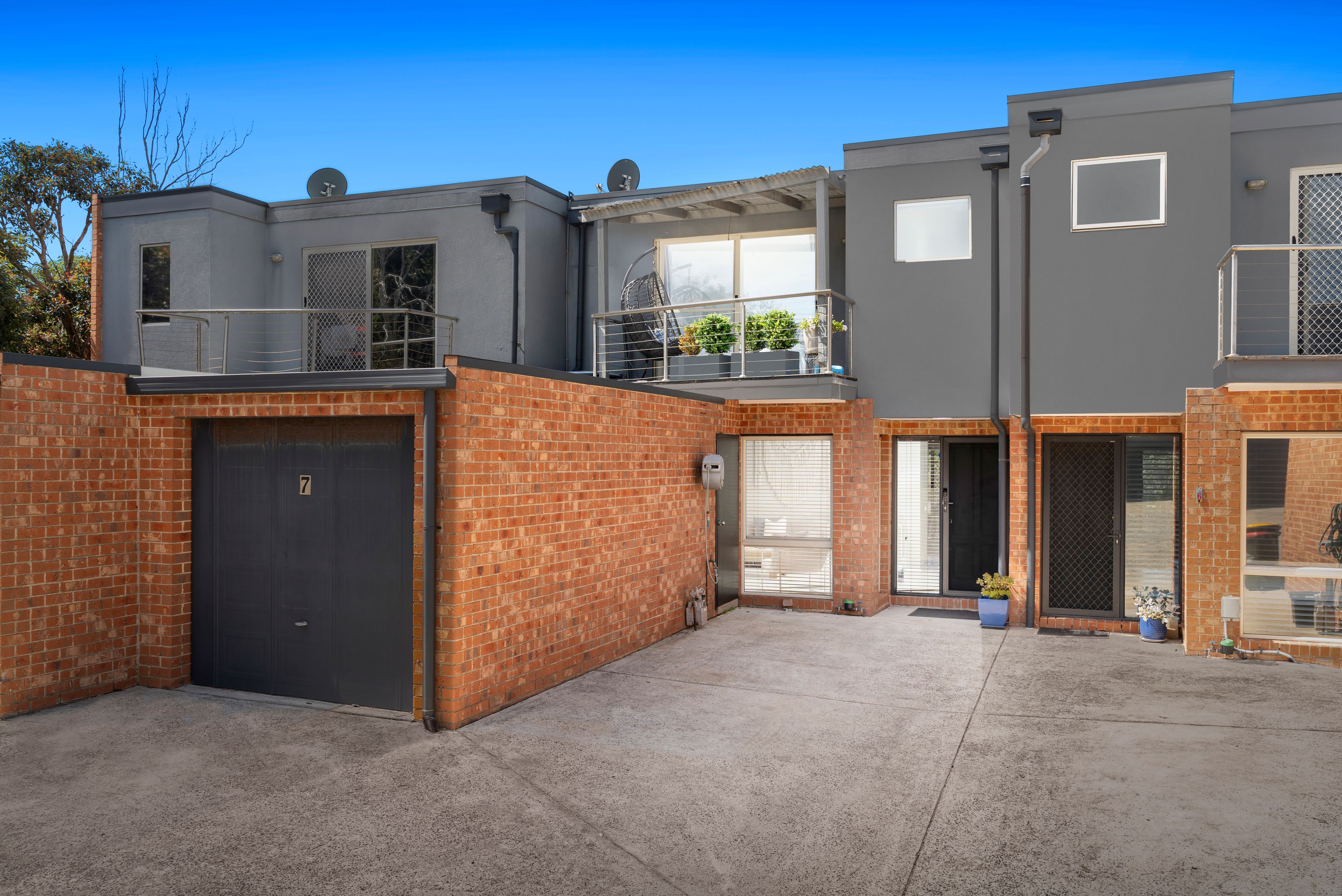7/51-52 Nepean Highway — photo from Ray White Chelsea