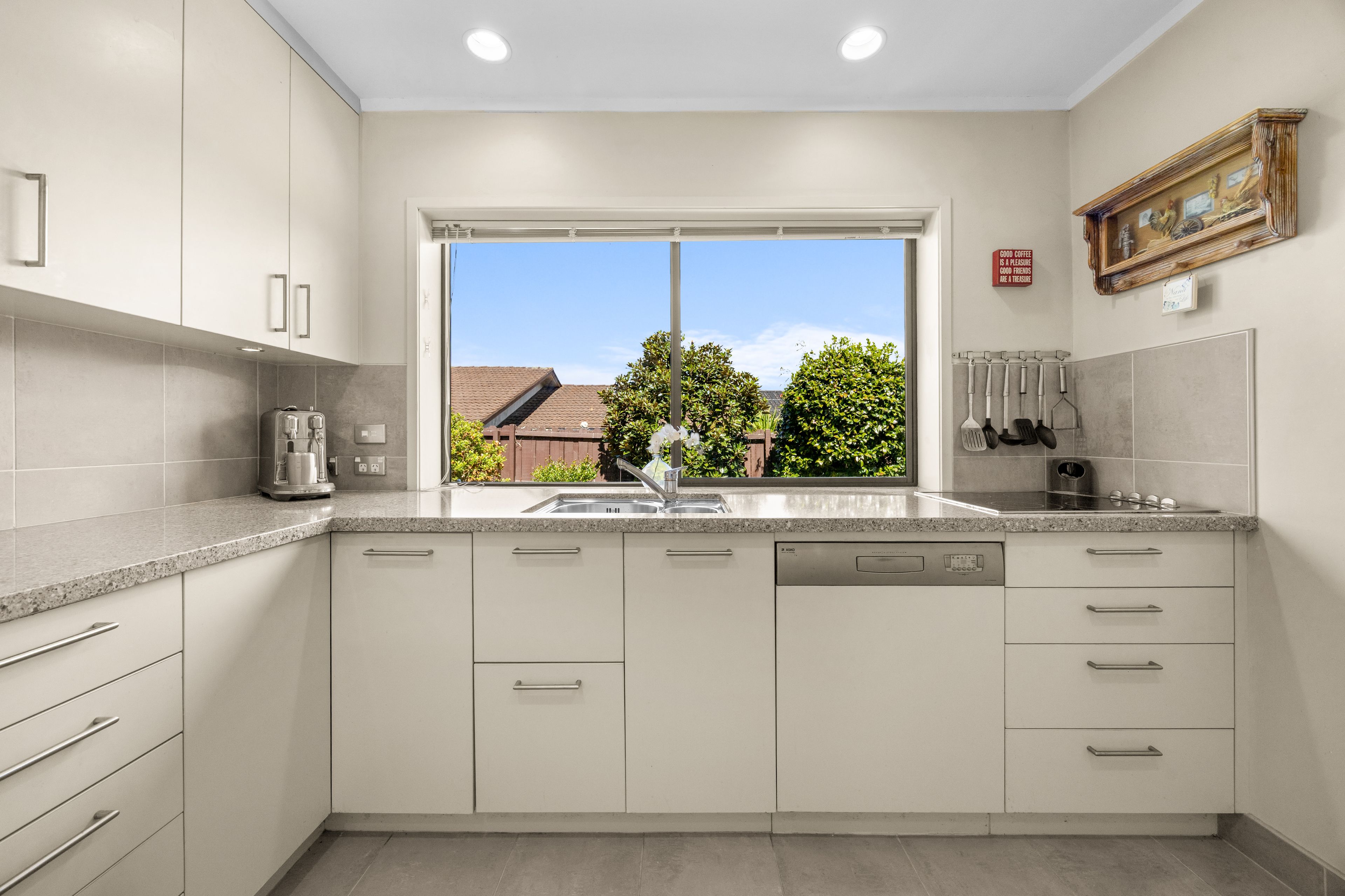 12 St Simon Place, Botany Downs, Manukau City