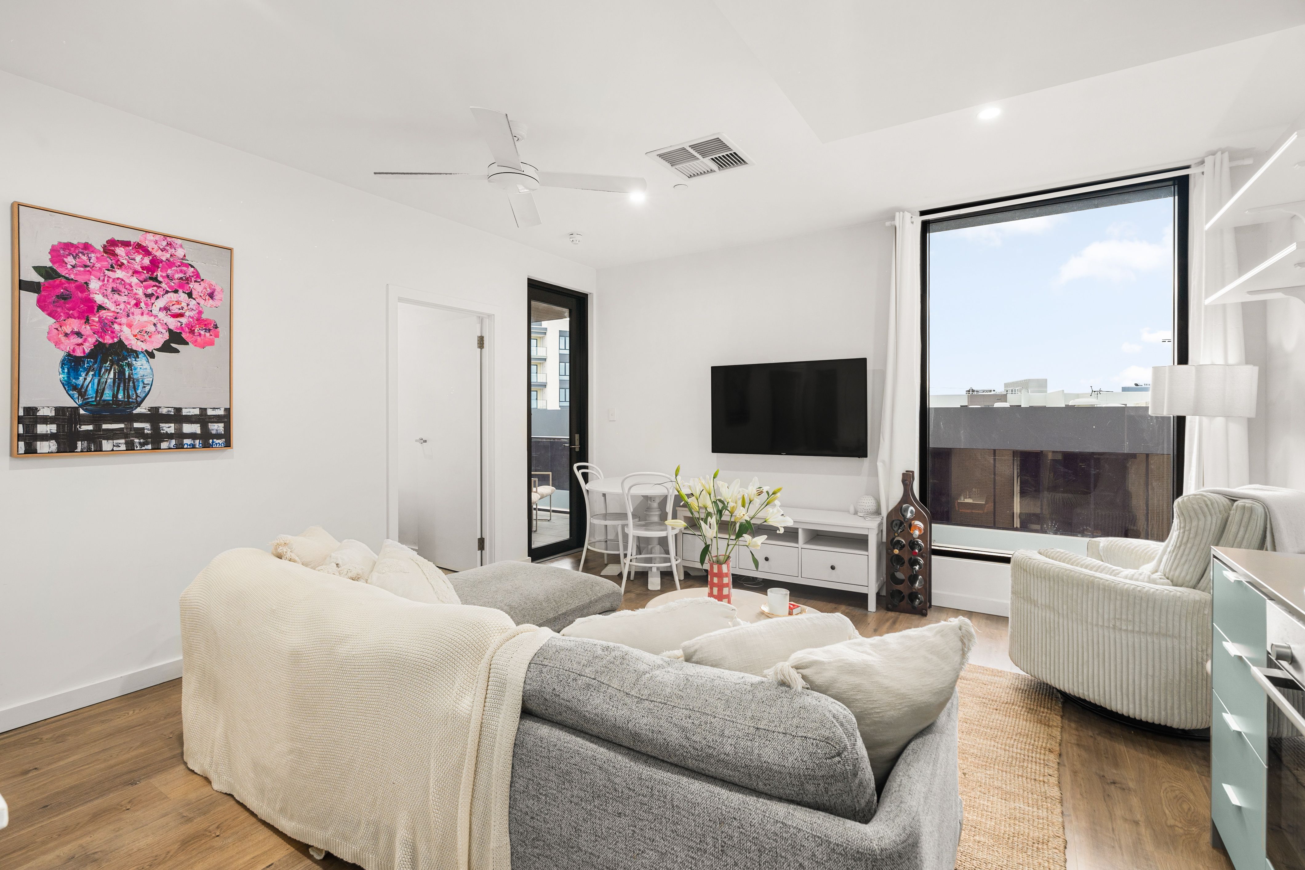 305/55 Phillips Street — photo 8 of 19