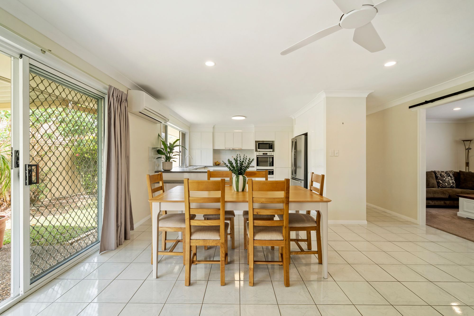 2 Hastings Crescent — photo 10 of 25