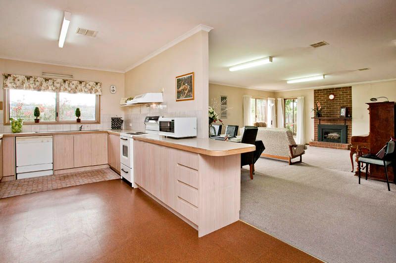 33 Caldermeade Road, Corio, VIC 3214