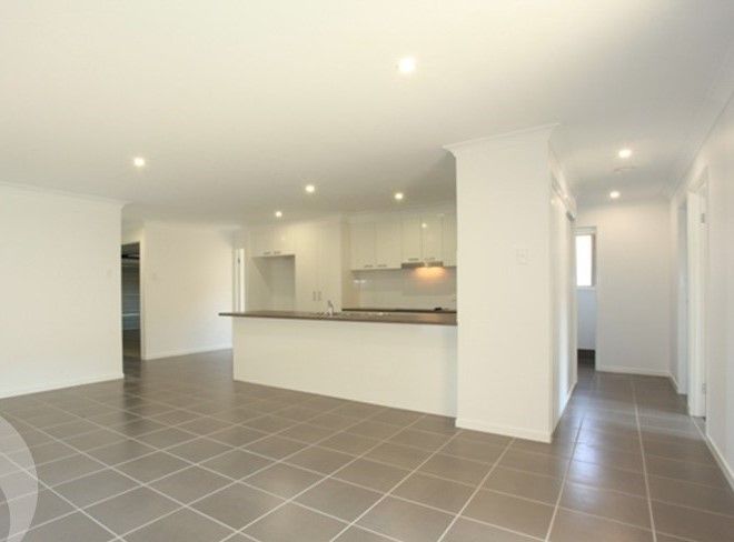 8 Bowerbird Crescent, Dakabin, QLD 4503