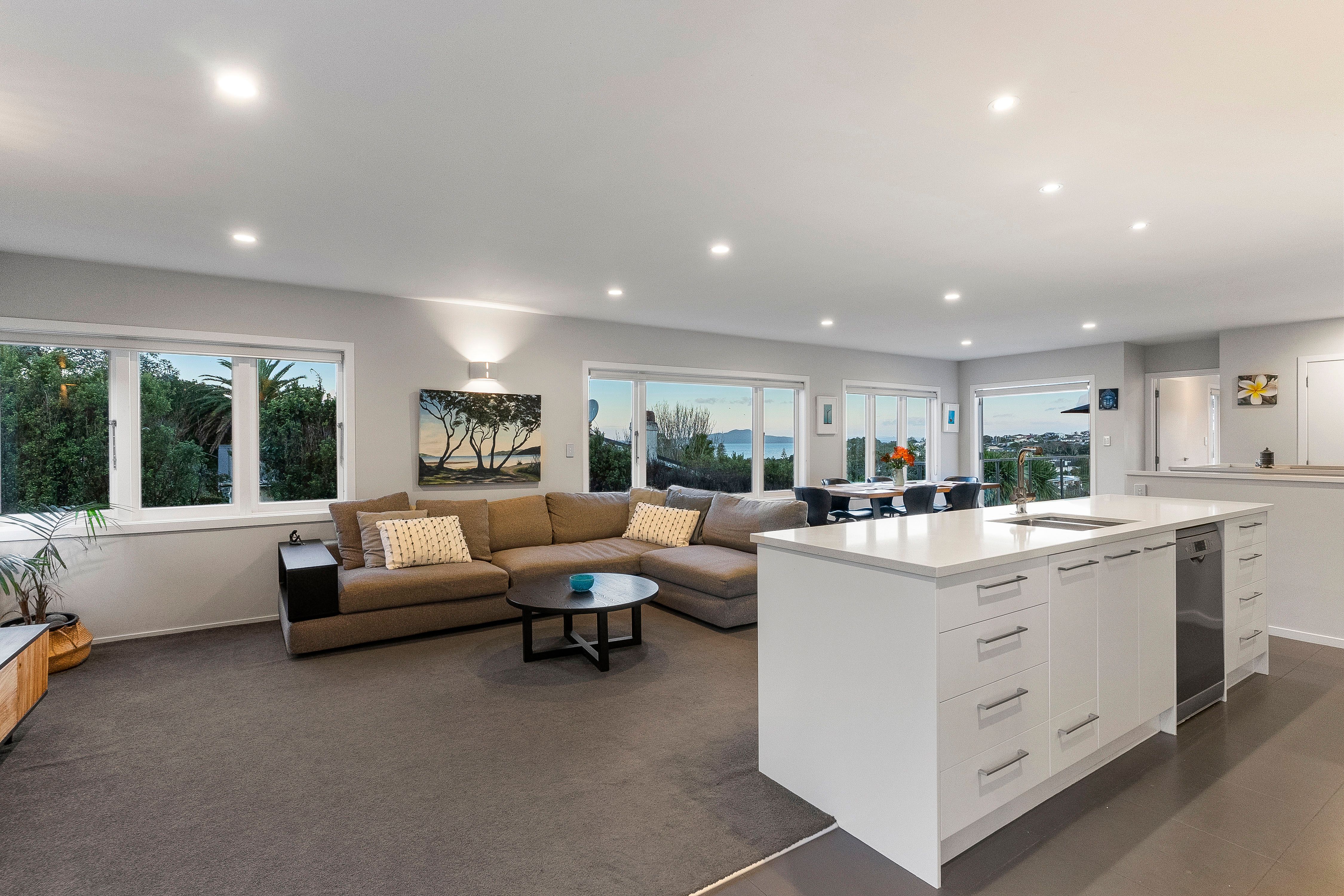 16 Jellicoe Road, Murrays Bay, North Shore City