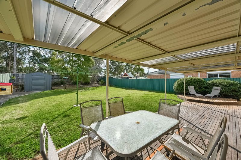 16 Fiveash Street, St Helens Park, NSW 2560