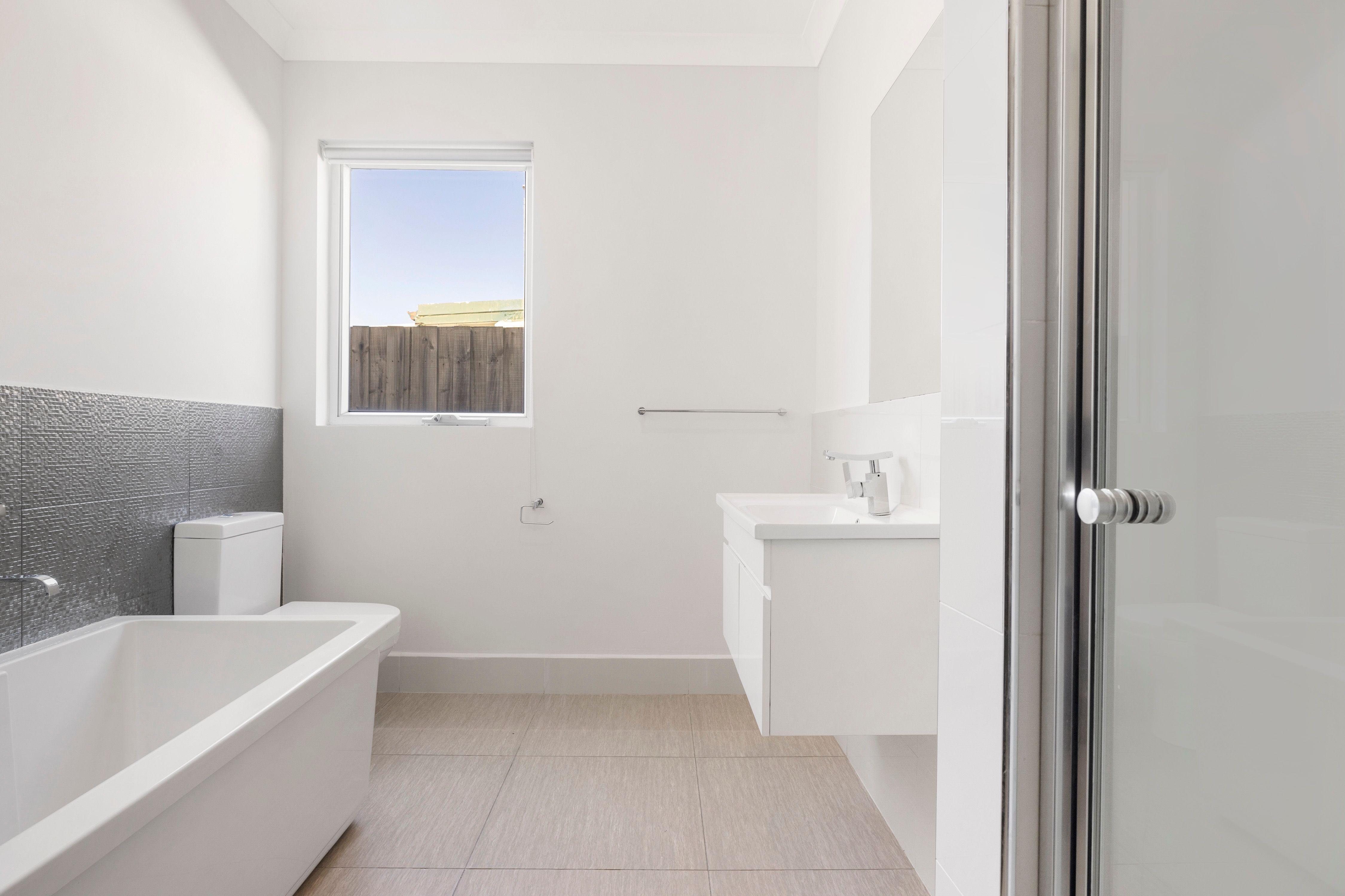 86 Mclaughlin Street — photo 8 of 11