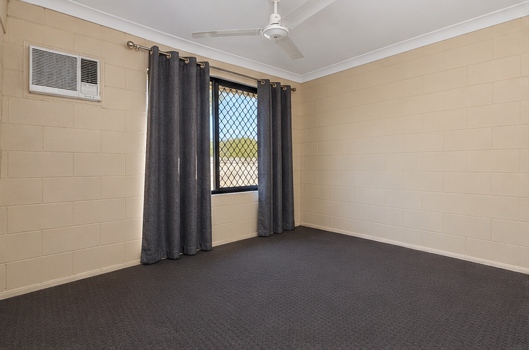 22 Lynette Street — photo 3 of 13