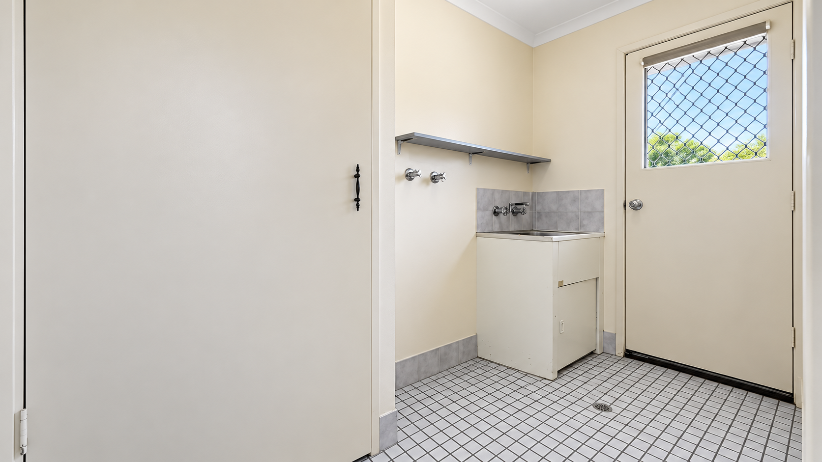 26 Coleen Court — photo 8 of 9