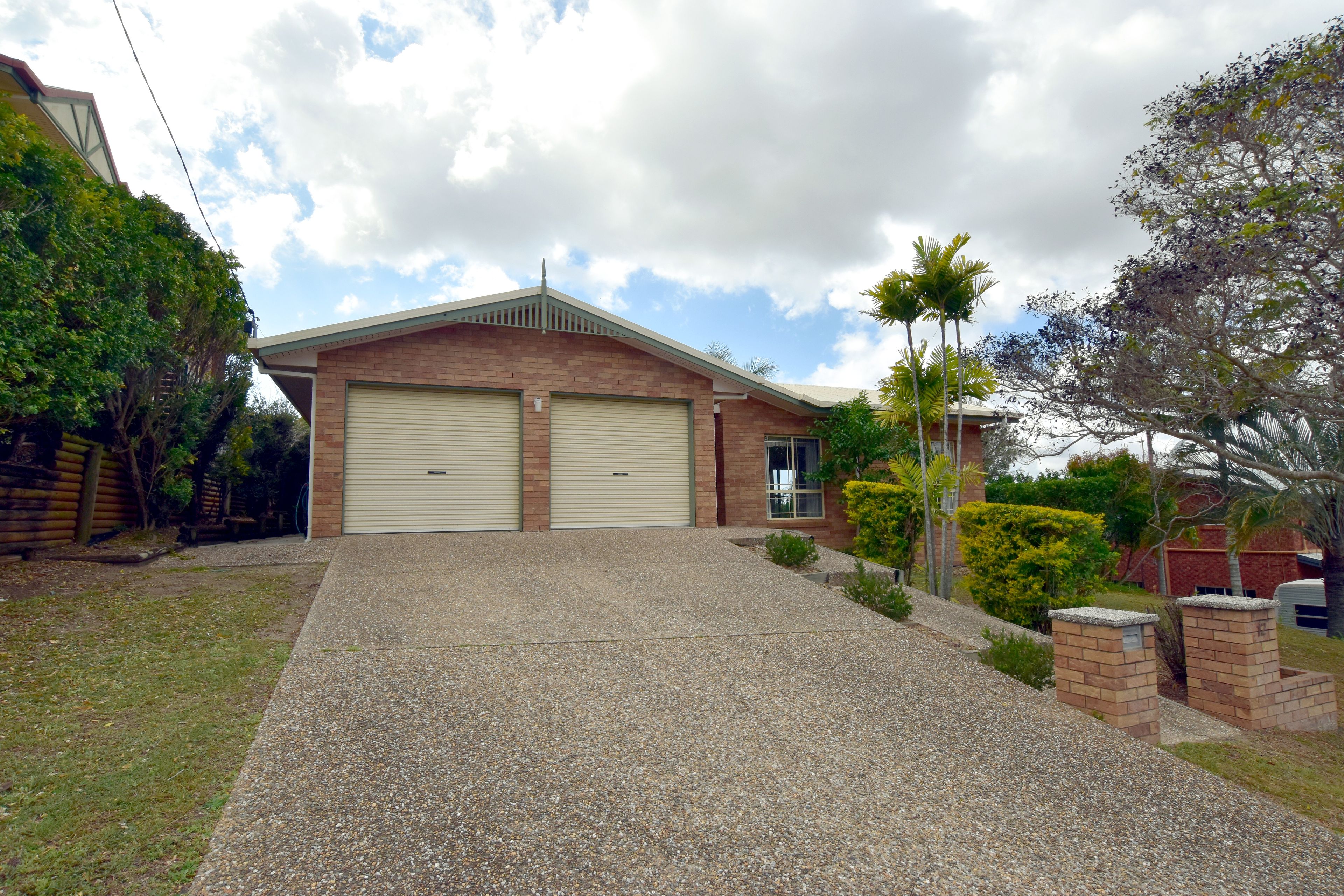 12 Ben Lexcen Court, Clinton, QLD 4680