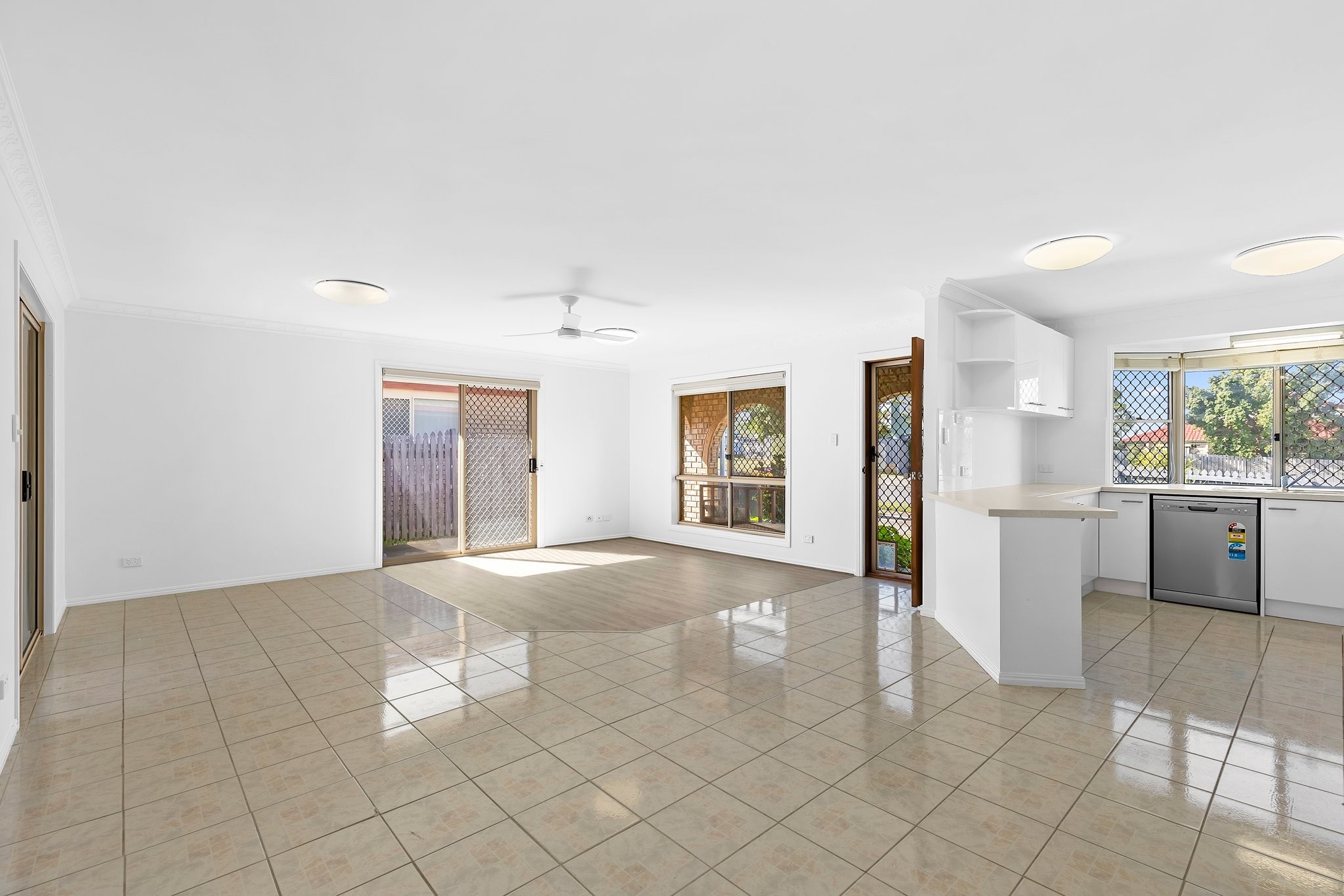 122 Adelaide Street, Carina, QLD 4152