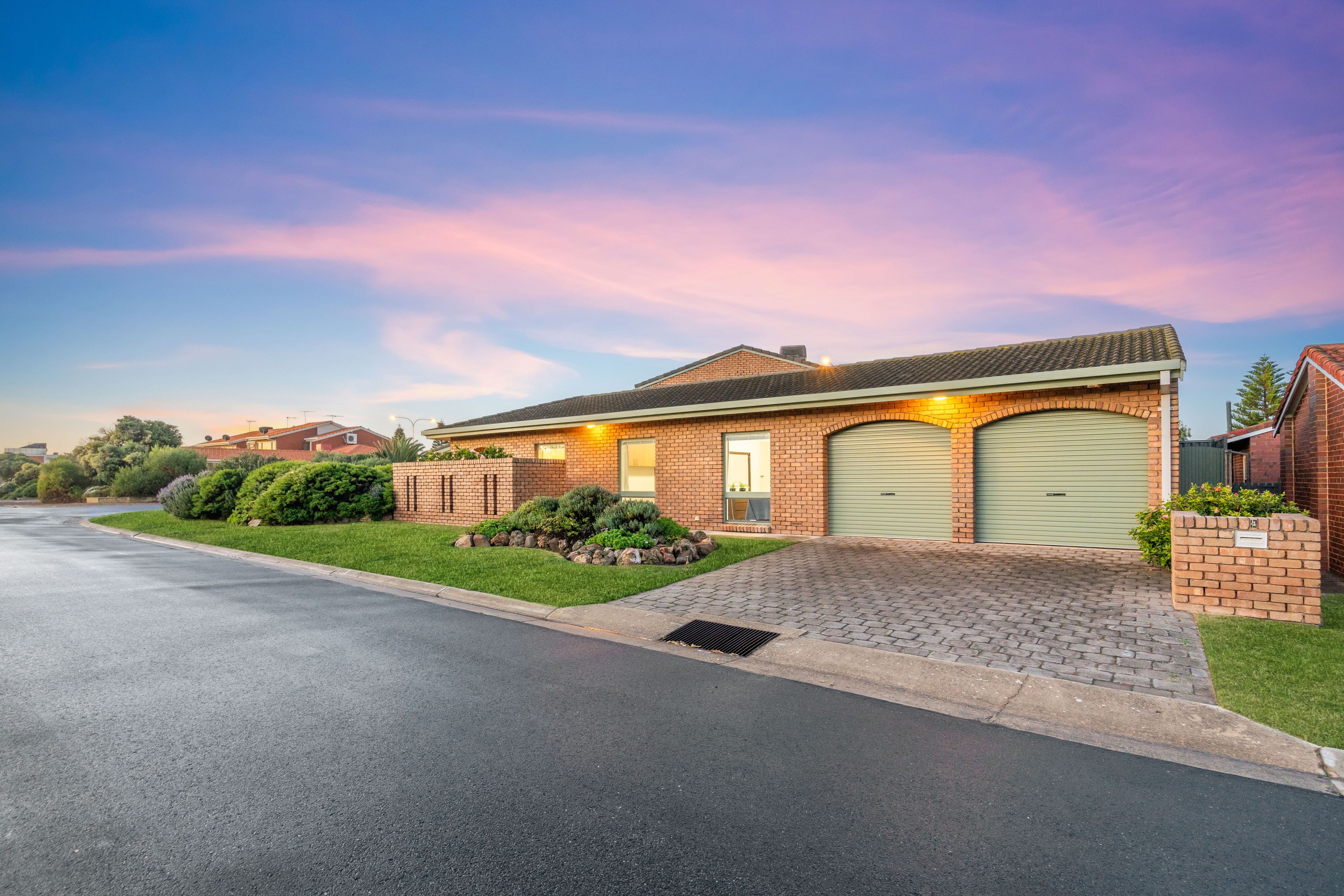 4 Sandpiper Place, West Lakes Shore, SA 5020