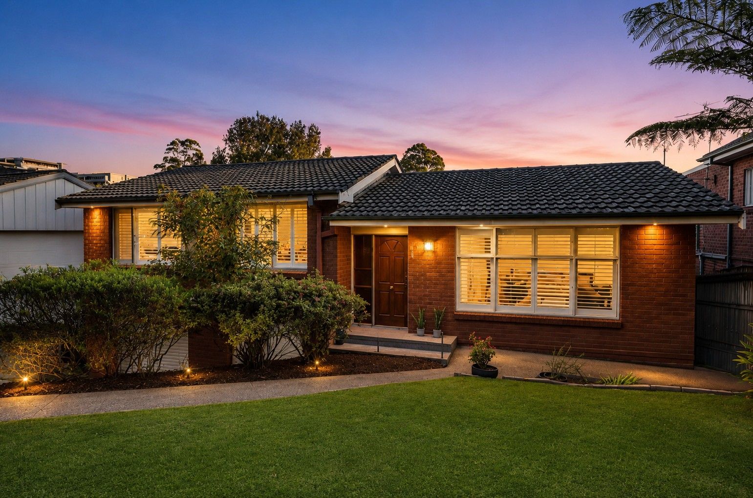 27 Eagle Street — photo from Ray White Helensburgh