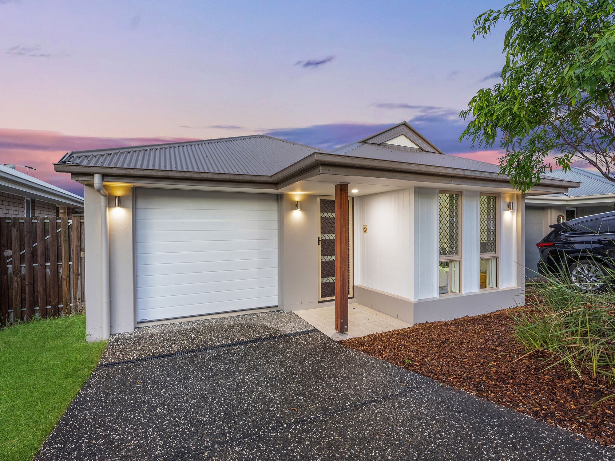 18 Pleasant Street, South Ripley, QLD 4306