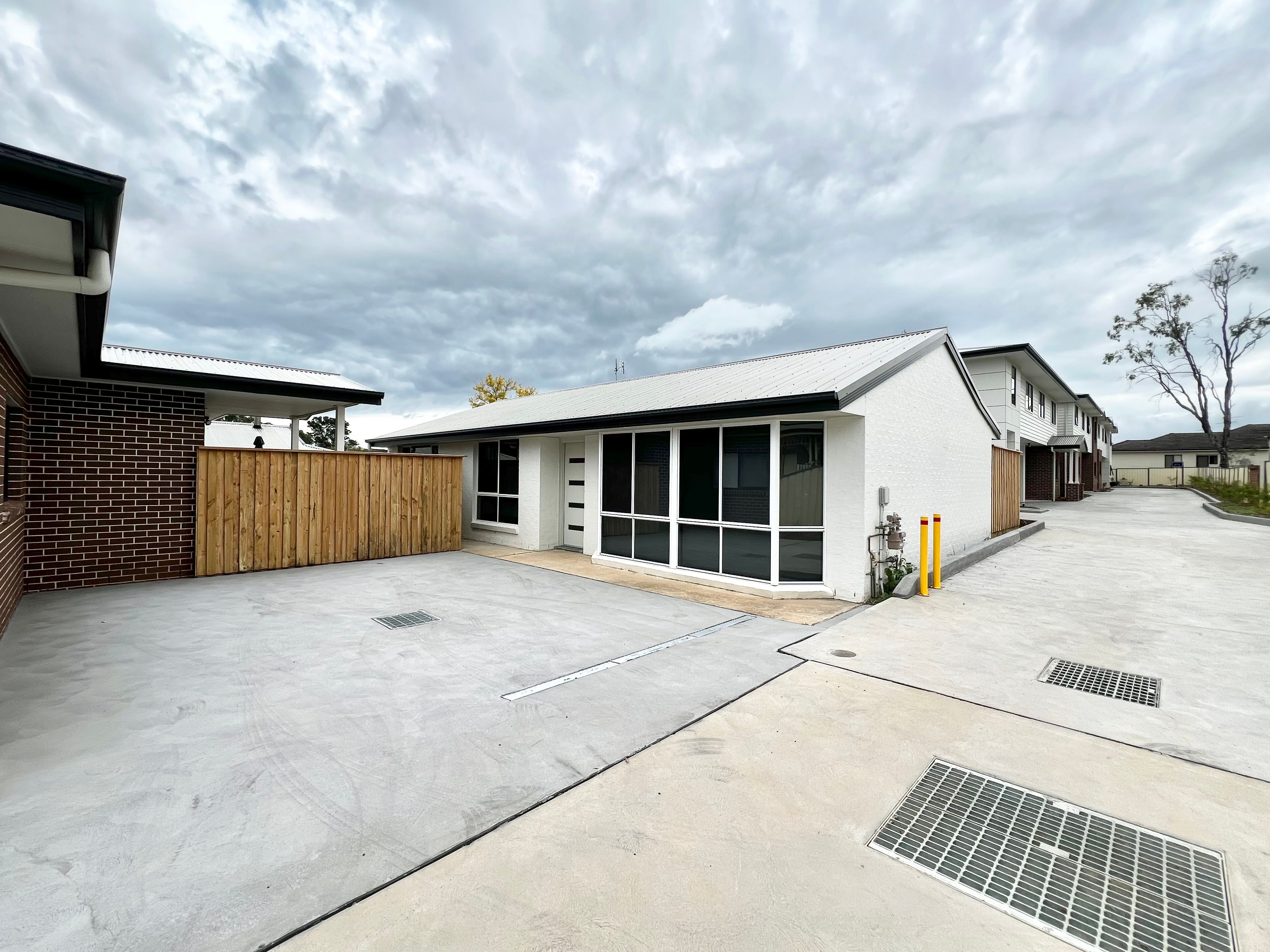 8/42 Carlton Road, Thirlmere, NSW 2572