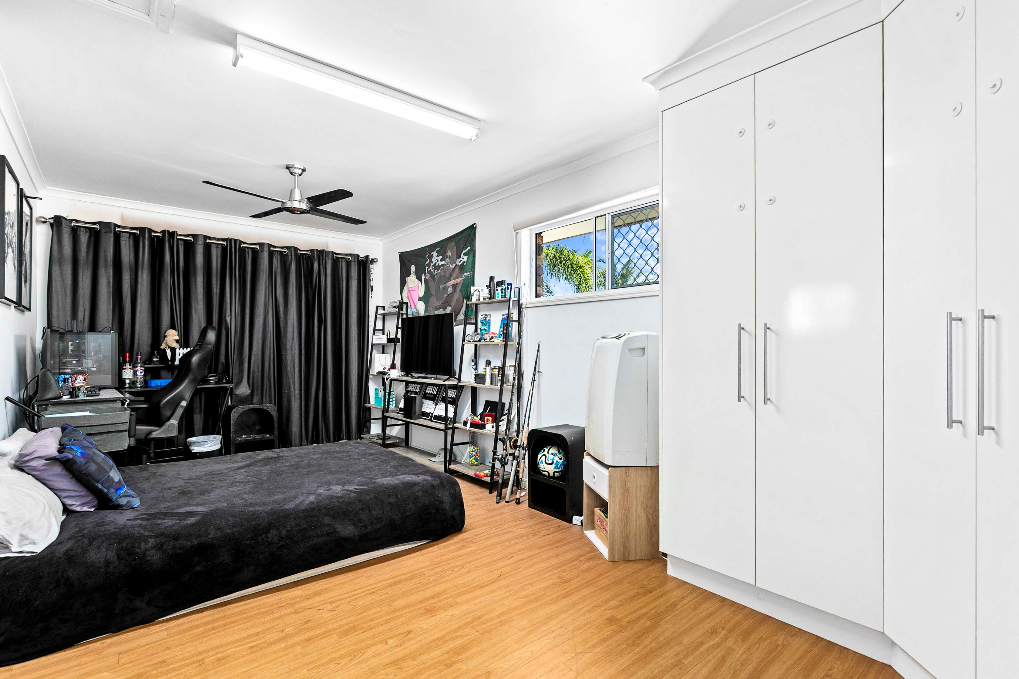 8 Brampton Court — photo 15 of 27