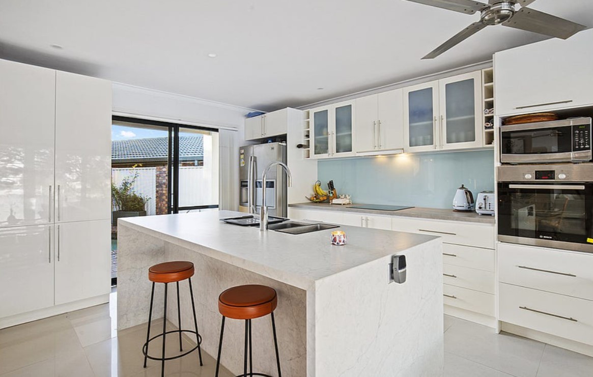 23 Salacia Avenue, Mermaid Waters, QLD 4218