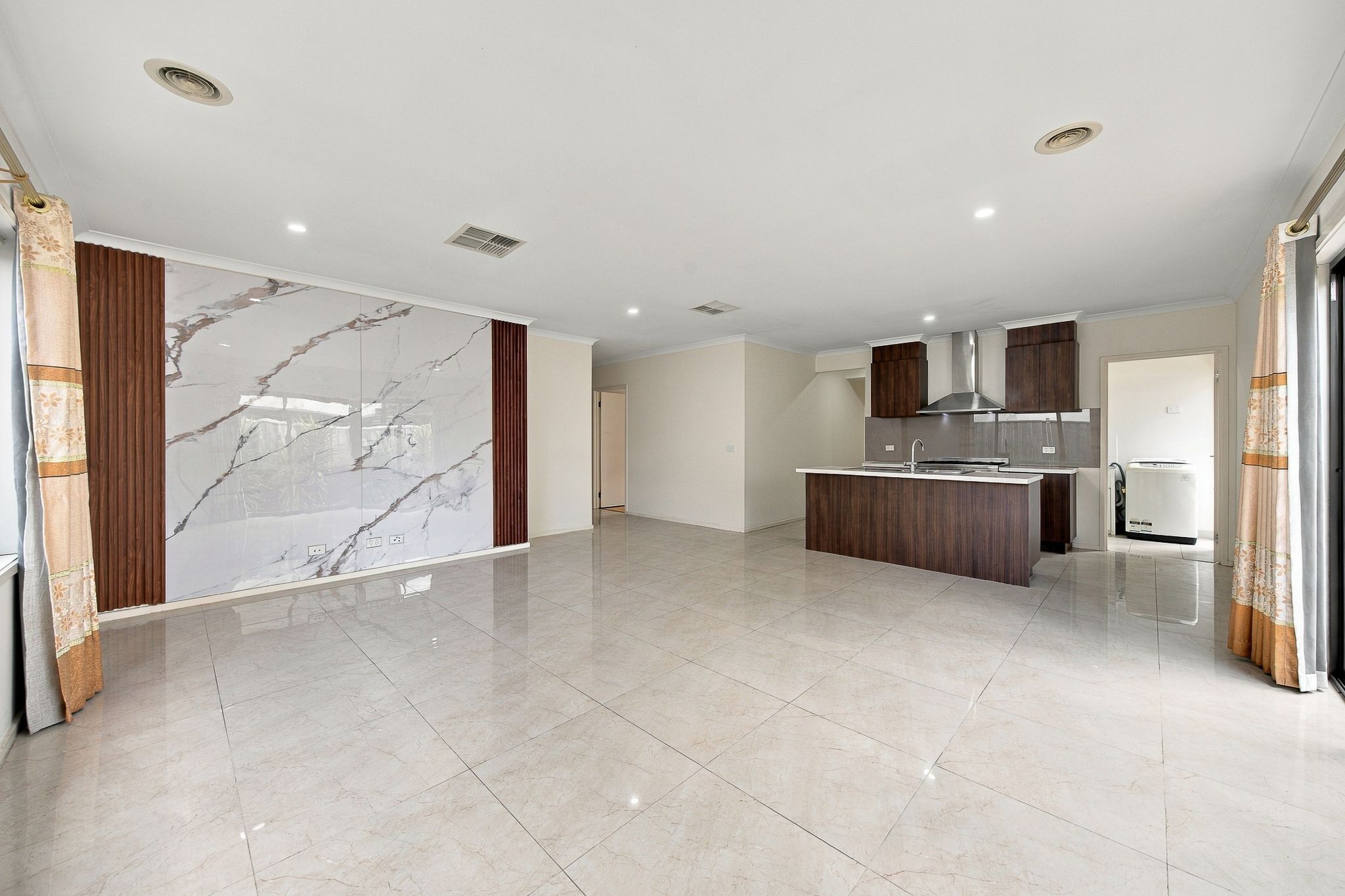 242 Duff Street — photo 6 of 19