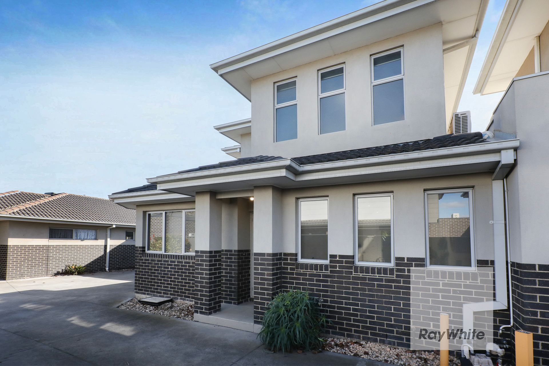 2/27 Waratah Avenue, Tullamarine, VIC 3043