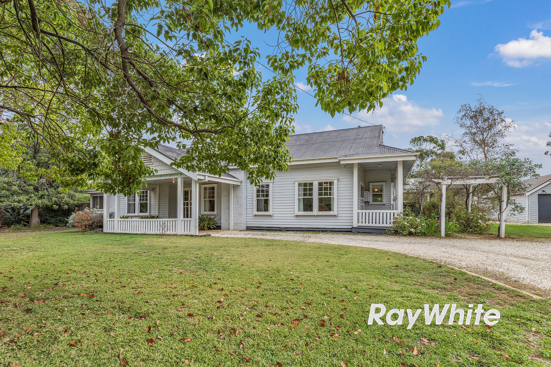 34 Railway Road, Rochester, VIC 3561