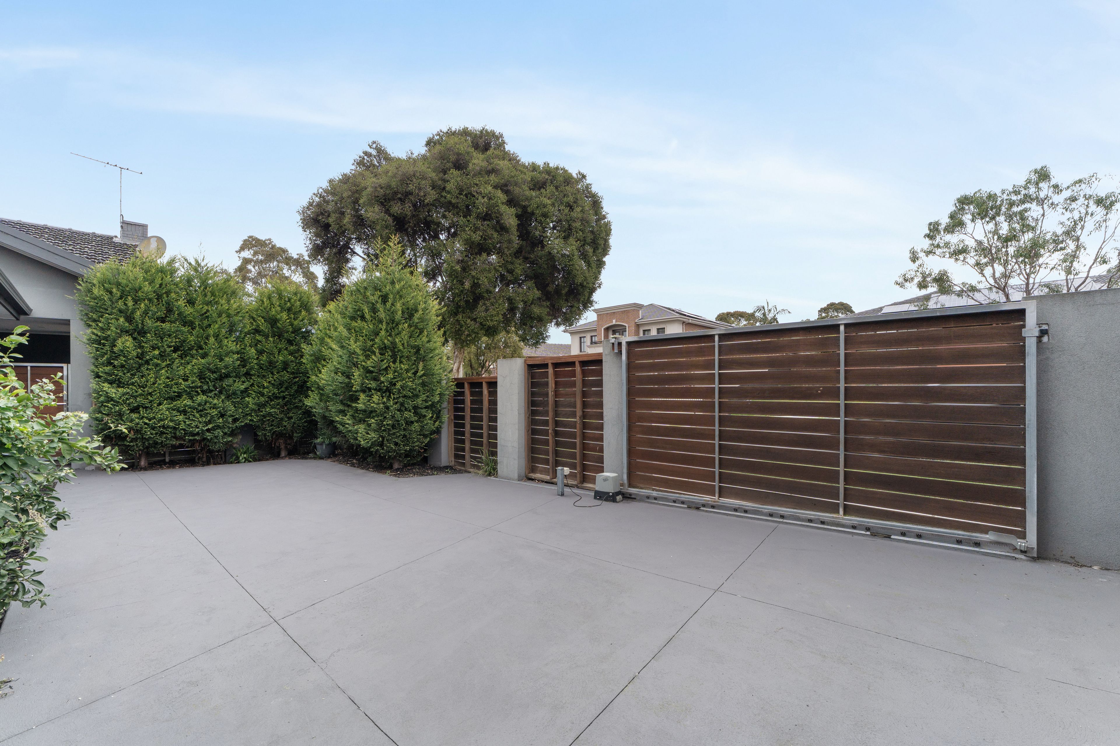 1 Summerhill Avenue — photo 18 of 22