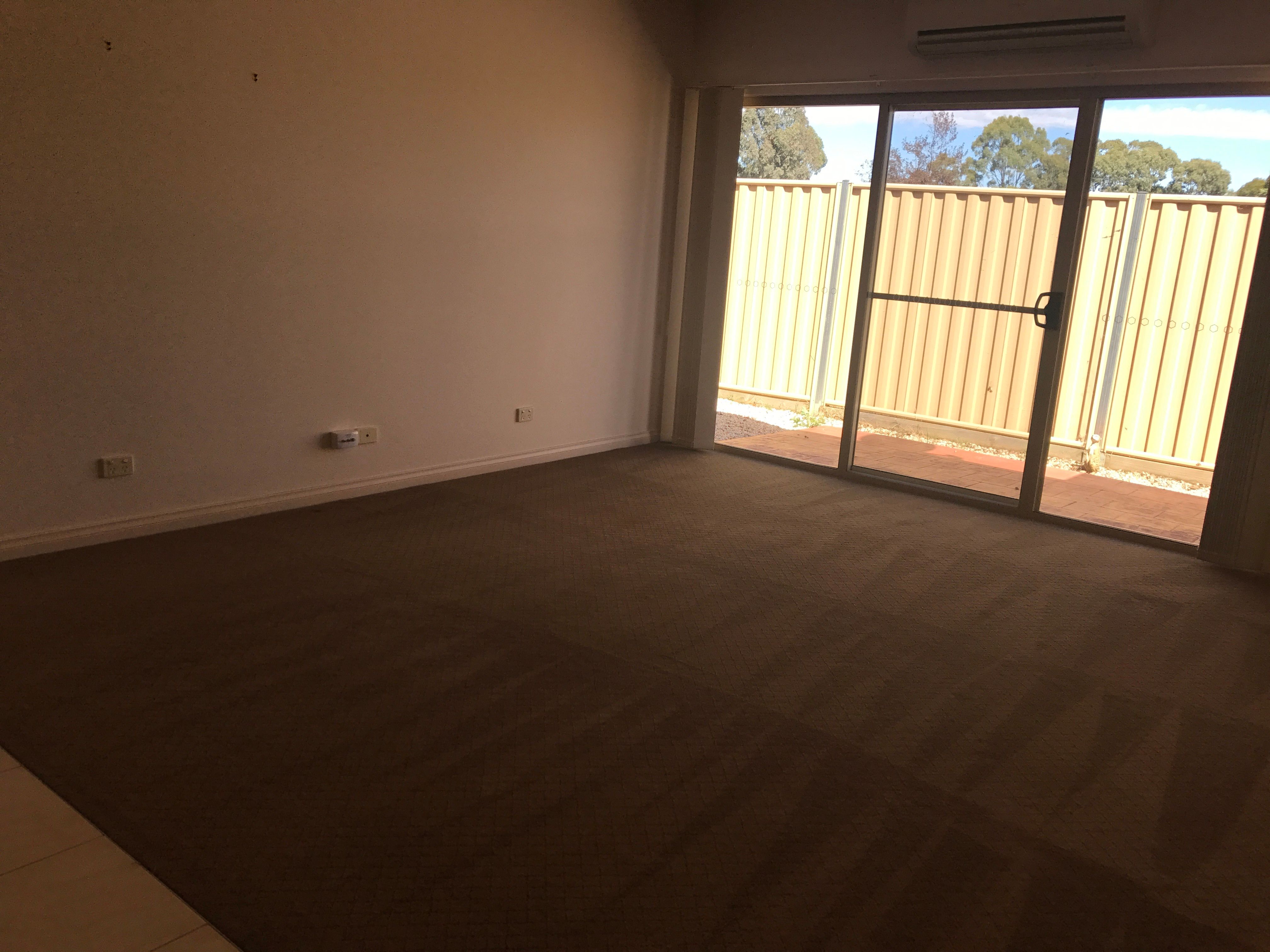 2/6 Friswell Avenue, Flora Hill, VIC 3550