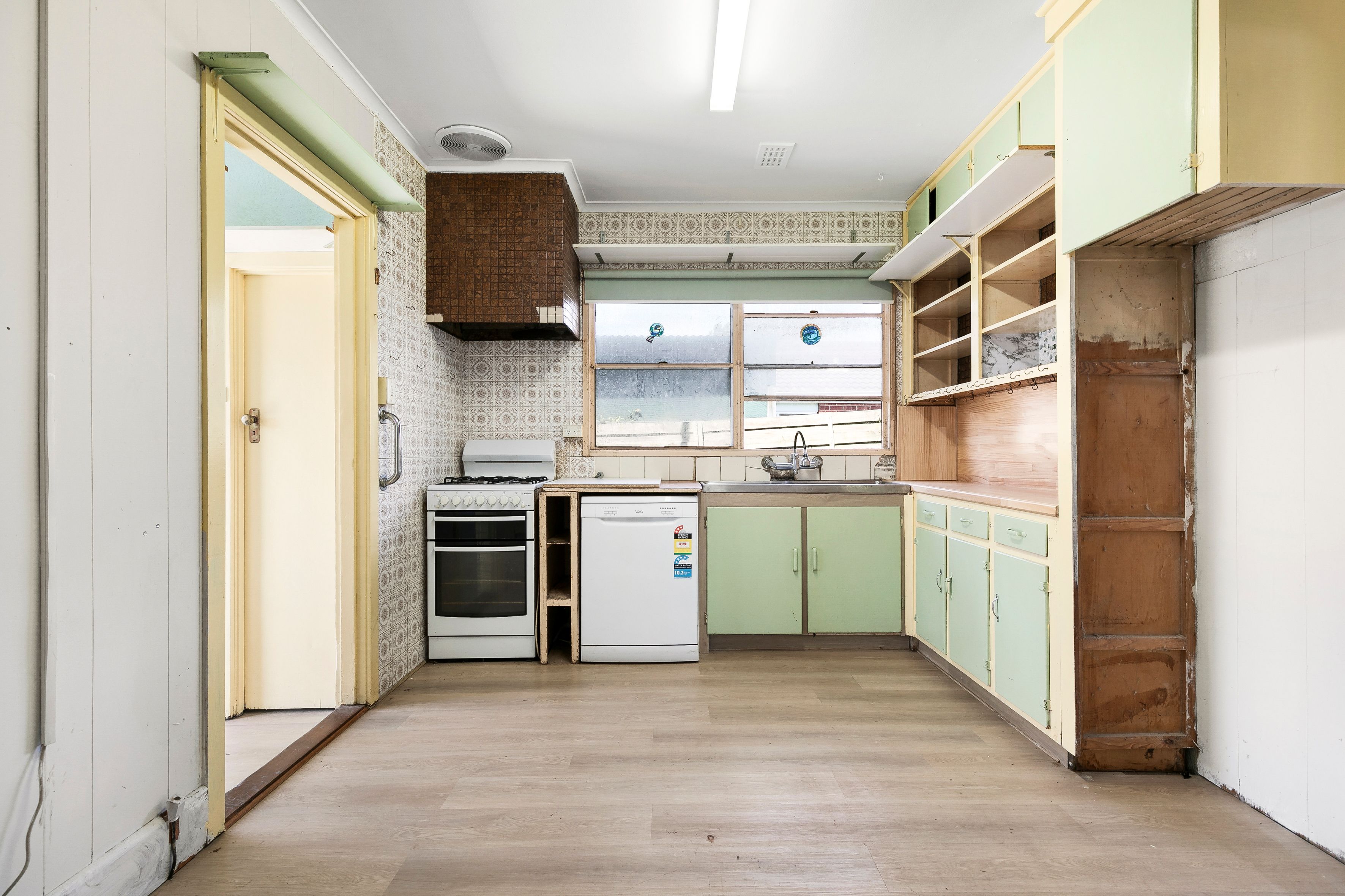 18 Housden Street — photo 8 of 20