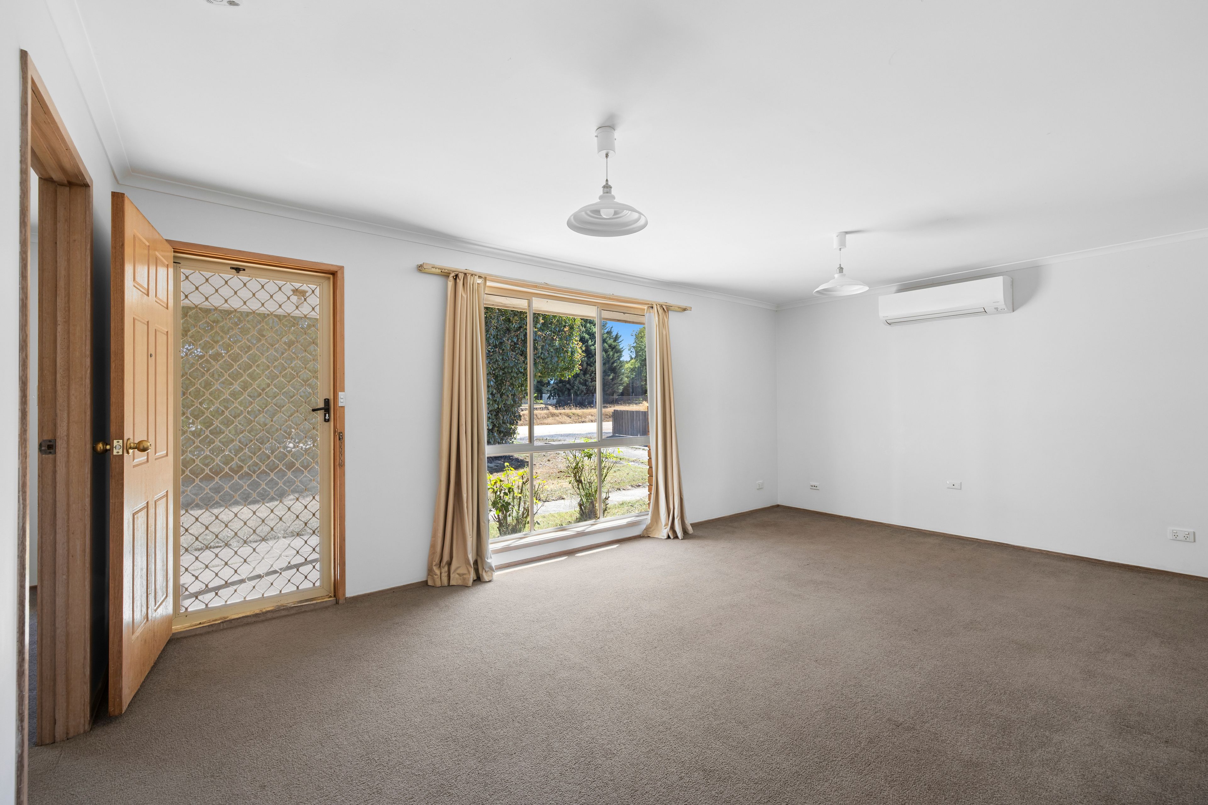 38 Honeysuckle Lane, Woodend, VIC 3442