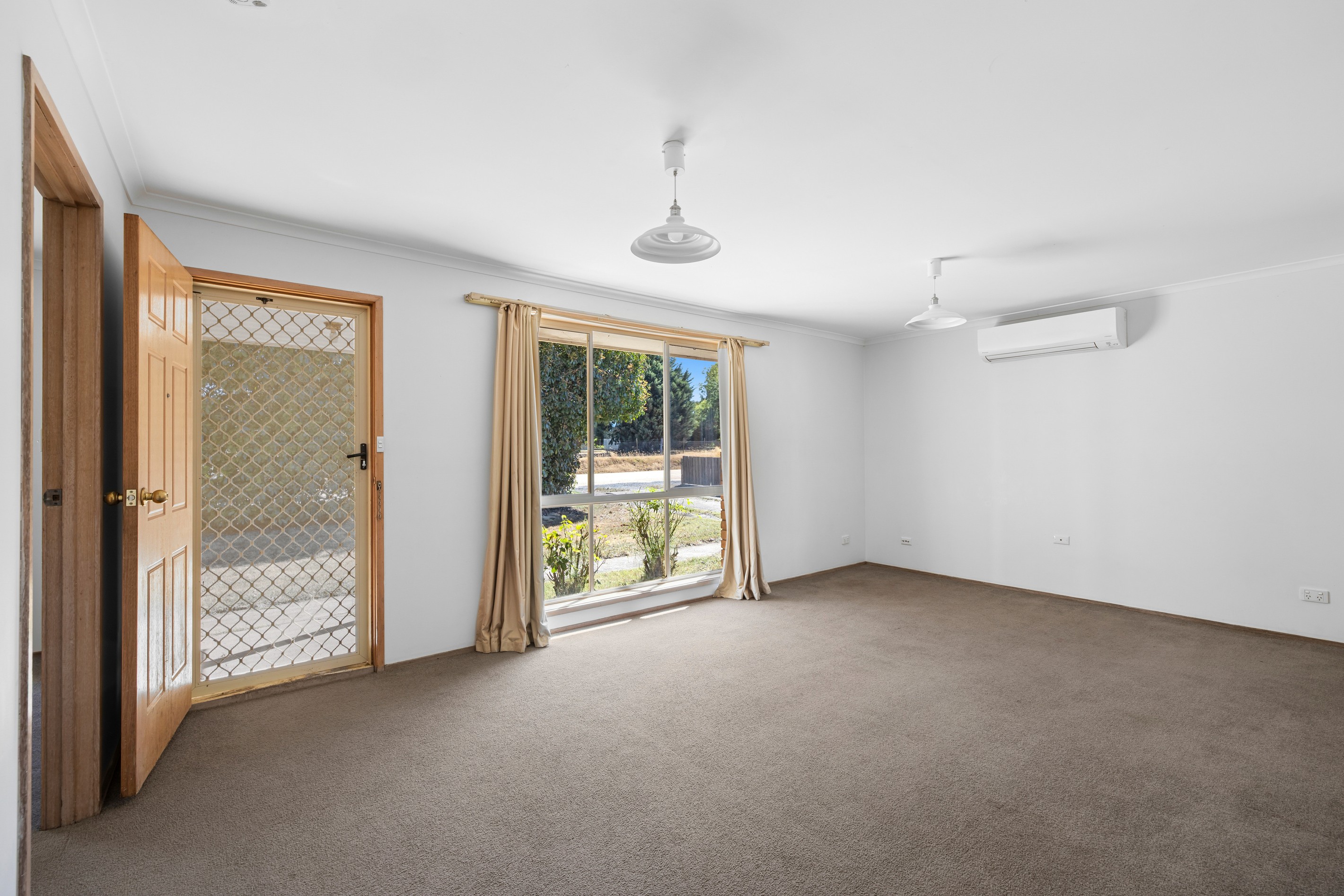 38 Honeysuckle Lane, Woodend, VIC 3442
