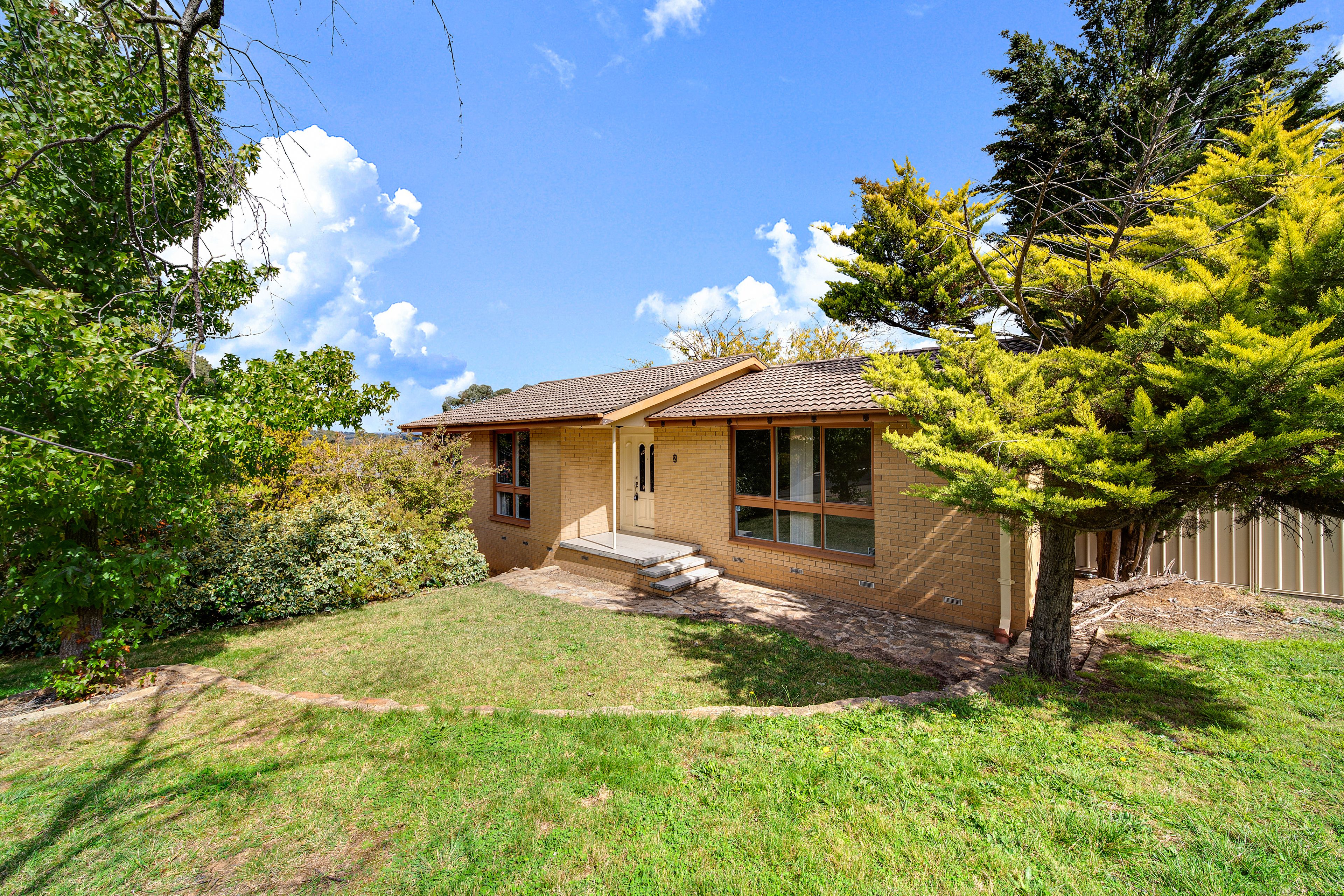 2 Lowe Court, Charnwood ACT 2615