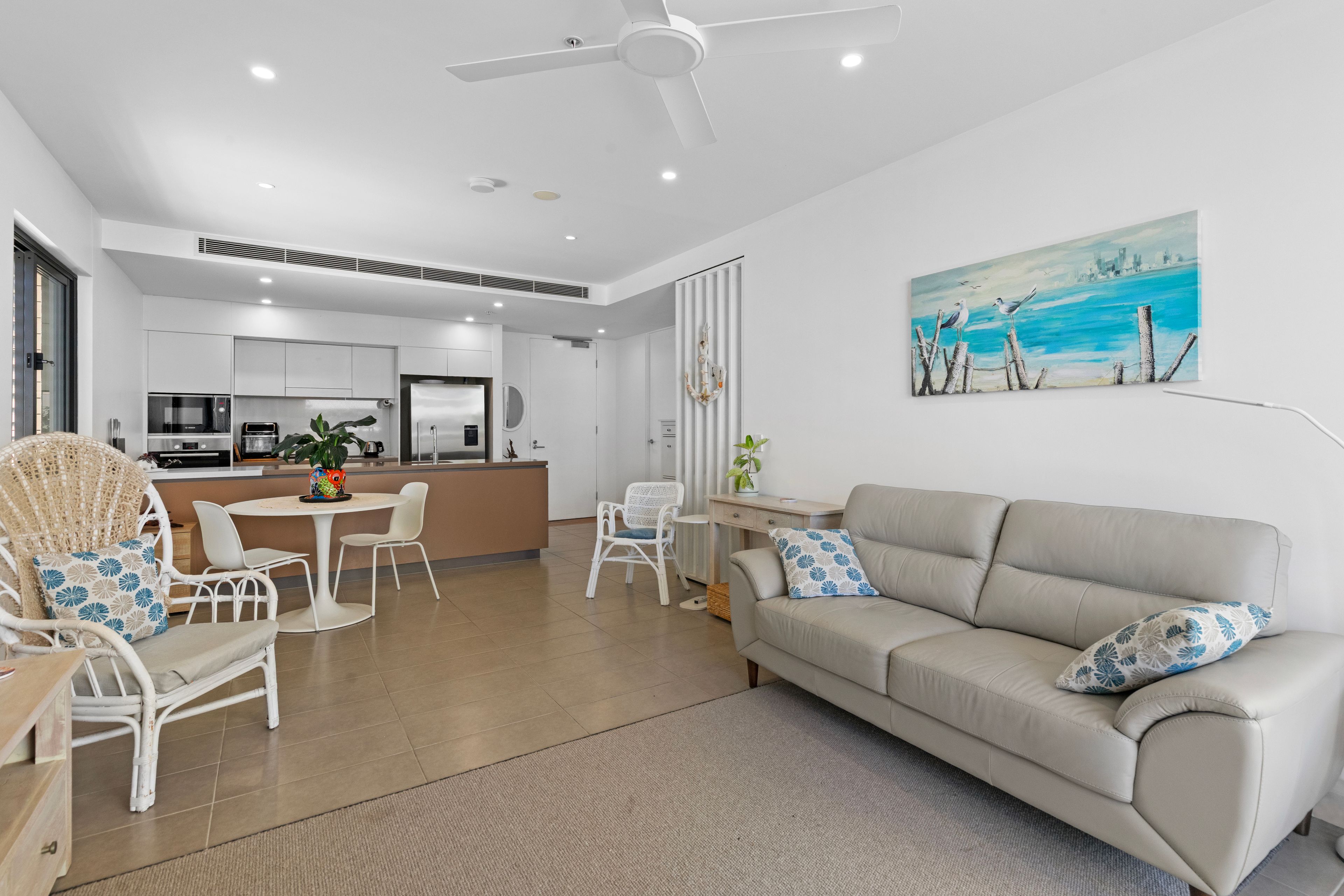 210/99 Marine Parade — photo 4 of 16