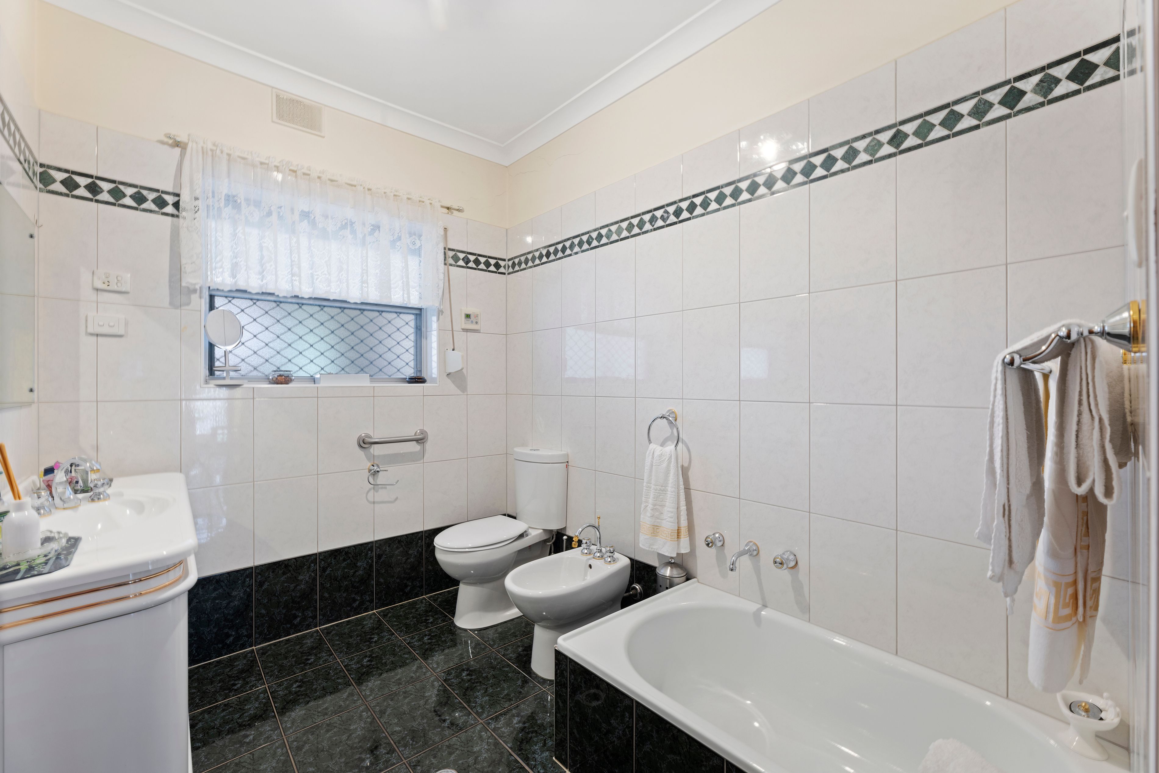40 Fairfield Road — photo 13 of 16