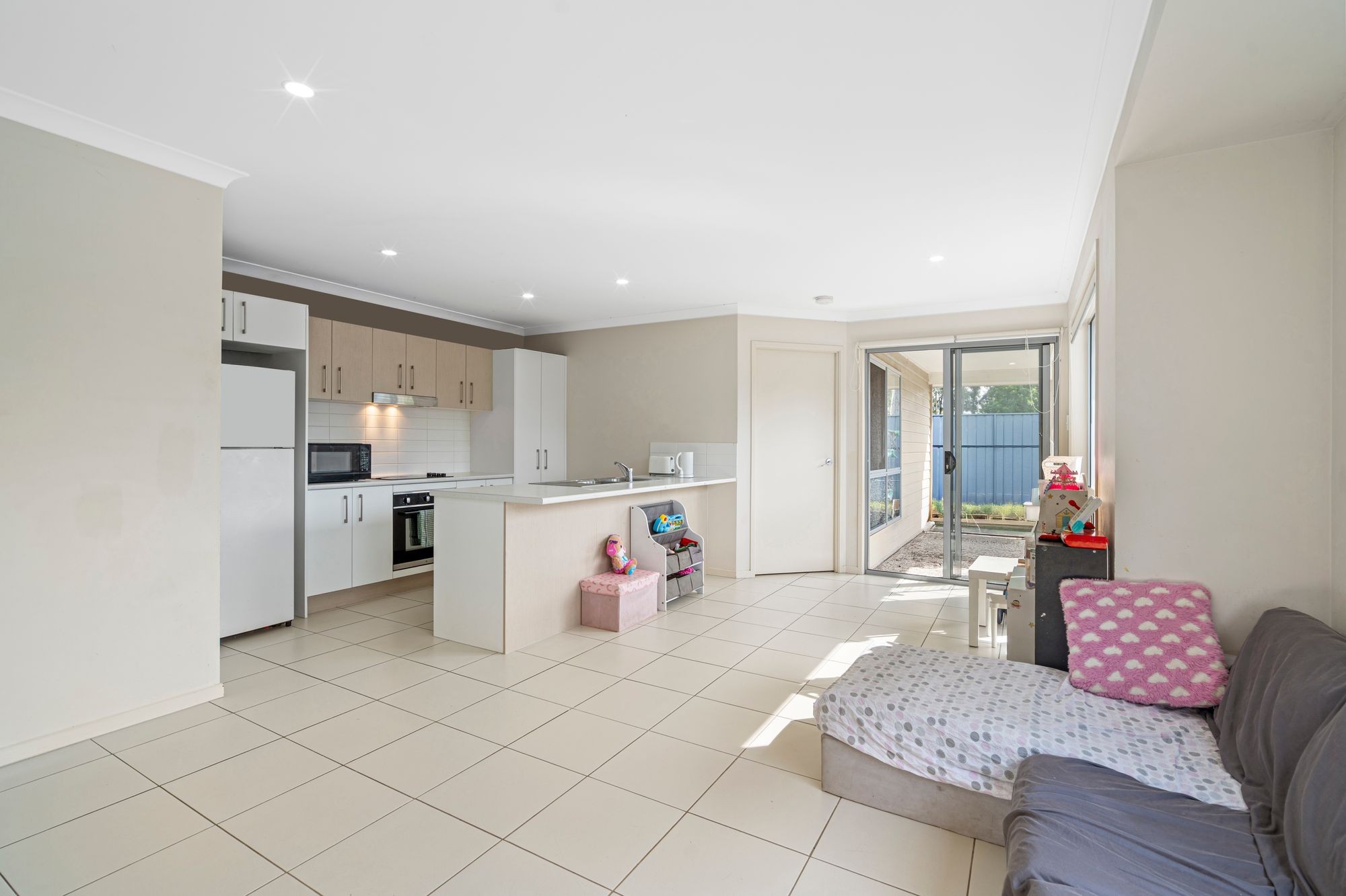 6-20 Pinelands Street, Loganlea, QLD 4131