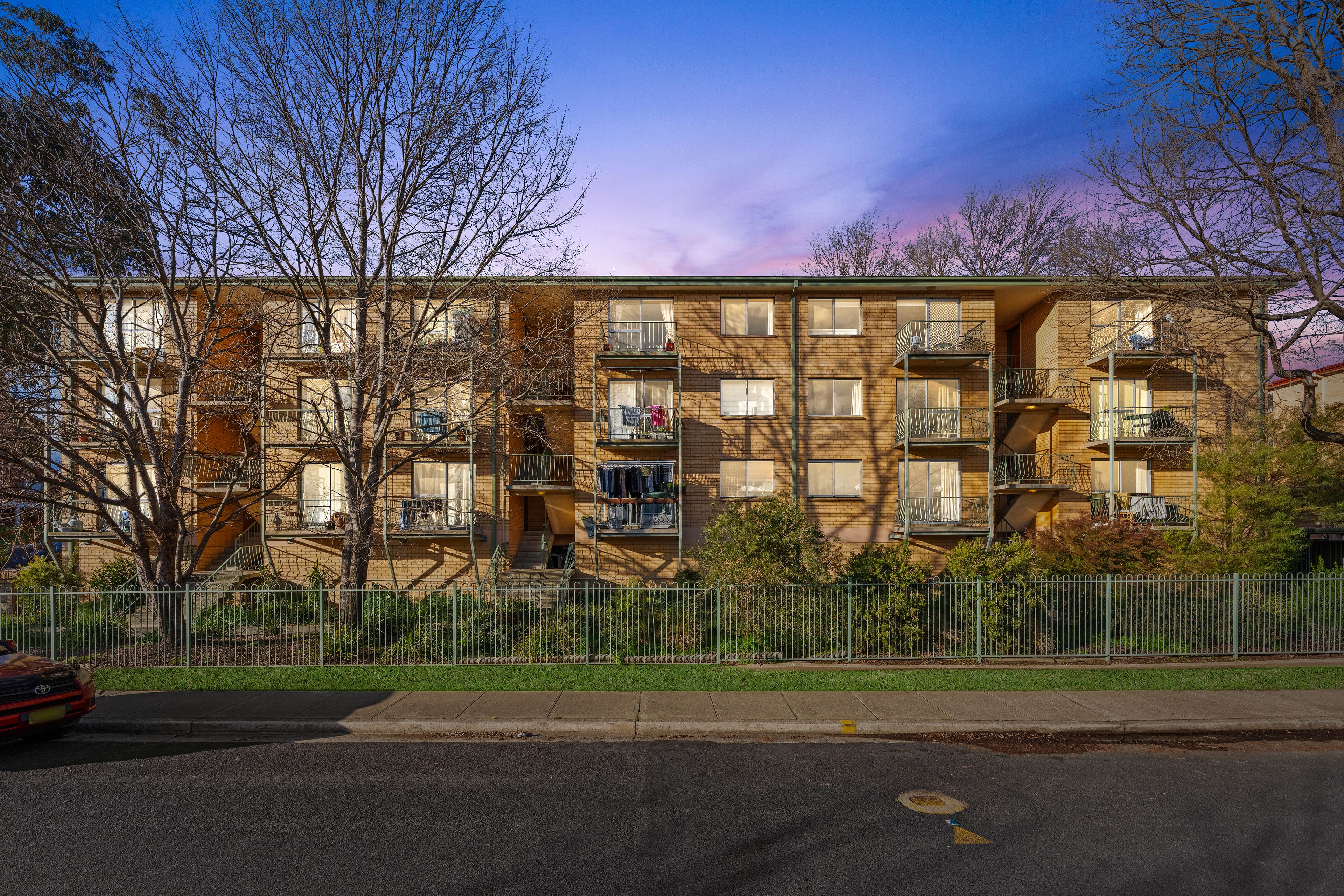 12/1 Mowatt Street — photo 4 of 16