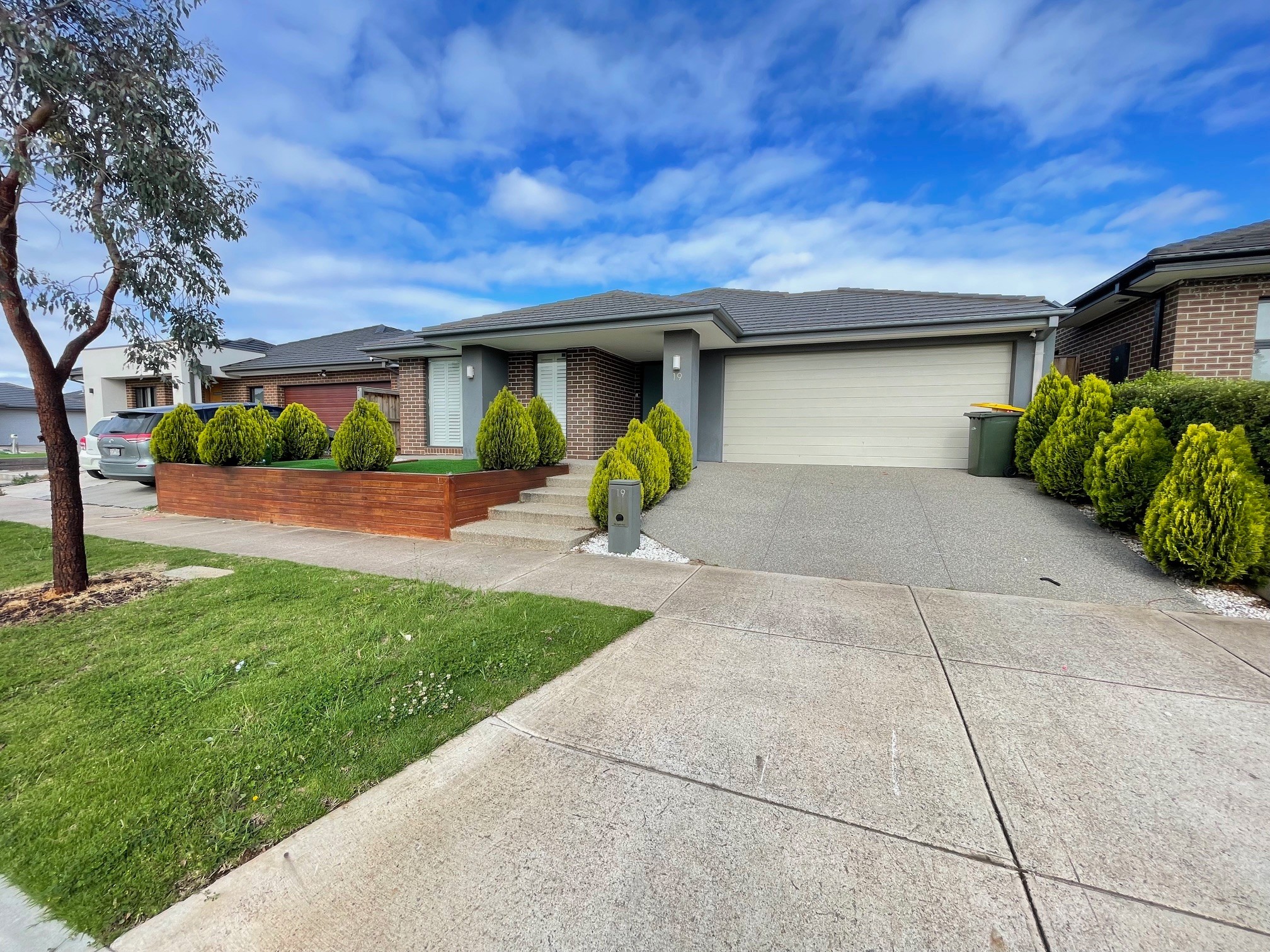 19 Medlar Avenue, MANOR LAKES, VIC 3024